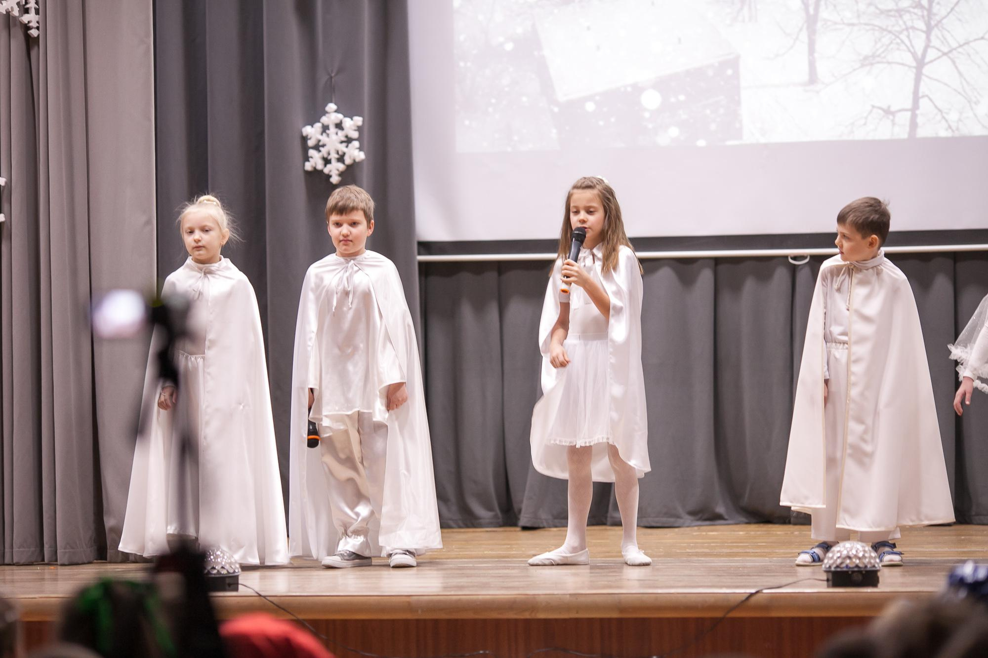 Праздник в школе. Выпускные альбомы Москва СВАО