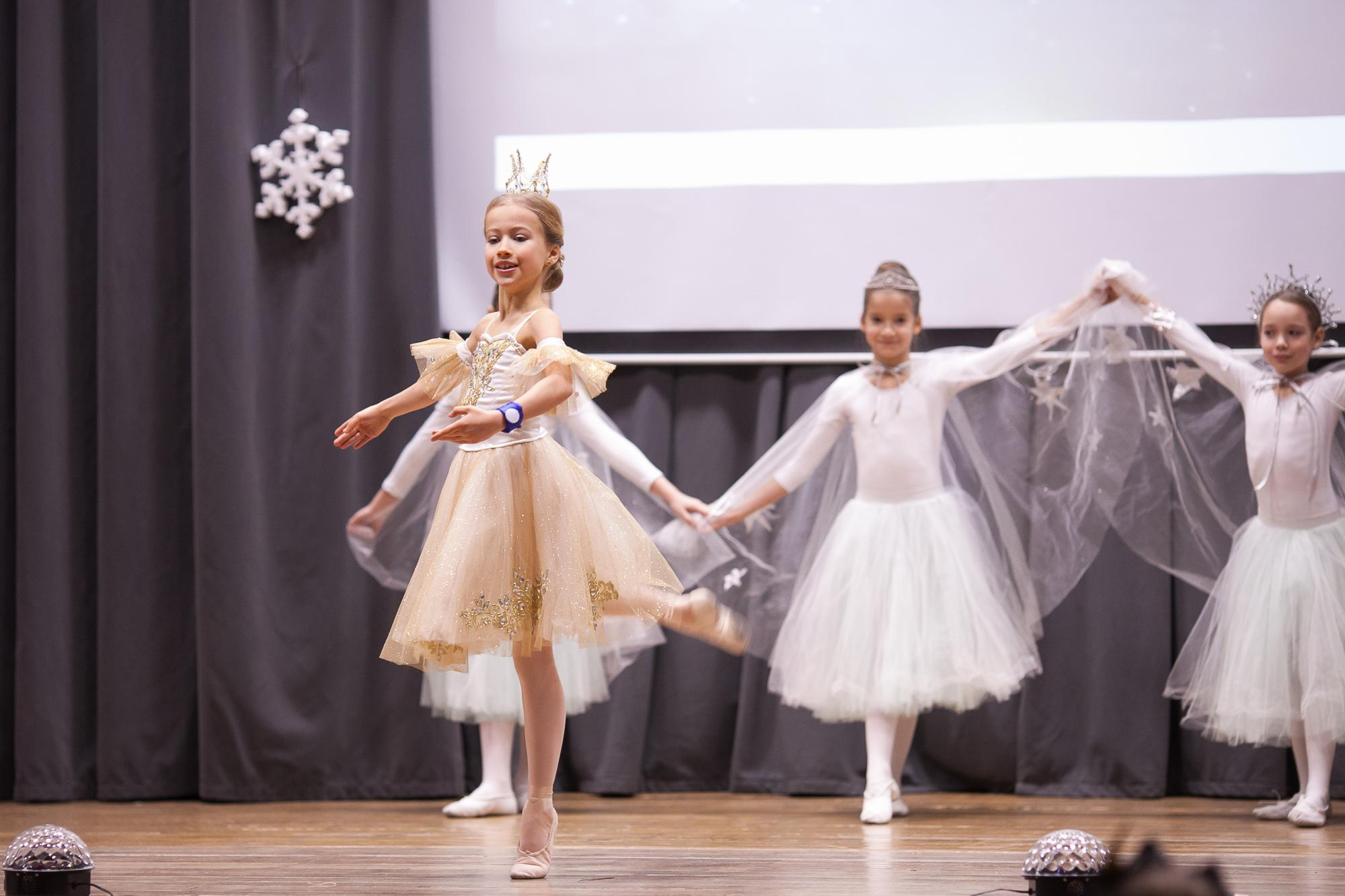 Праздник в школе. Выпускные альбомы Москва СВАО