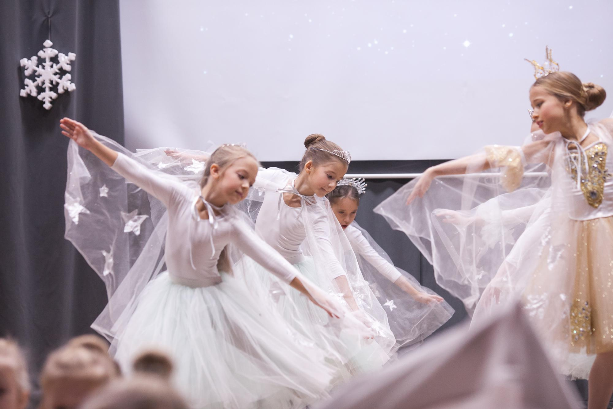 Праздник в школе. Выпускные альбомы Москва СВАО