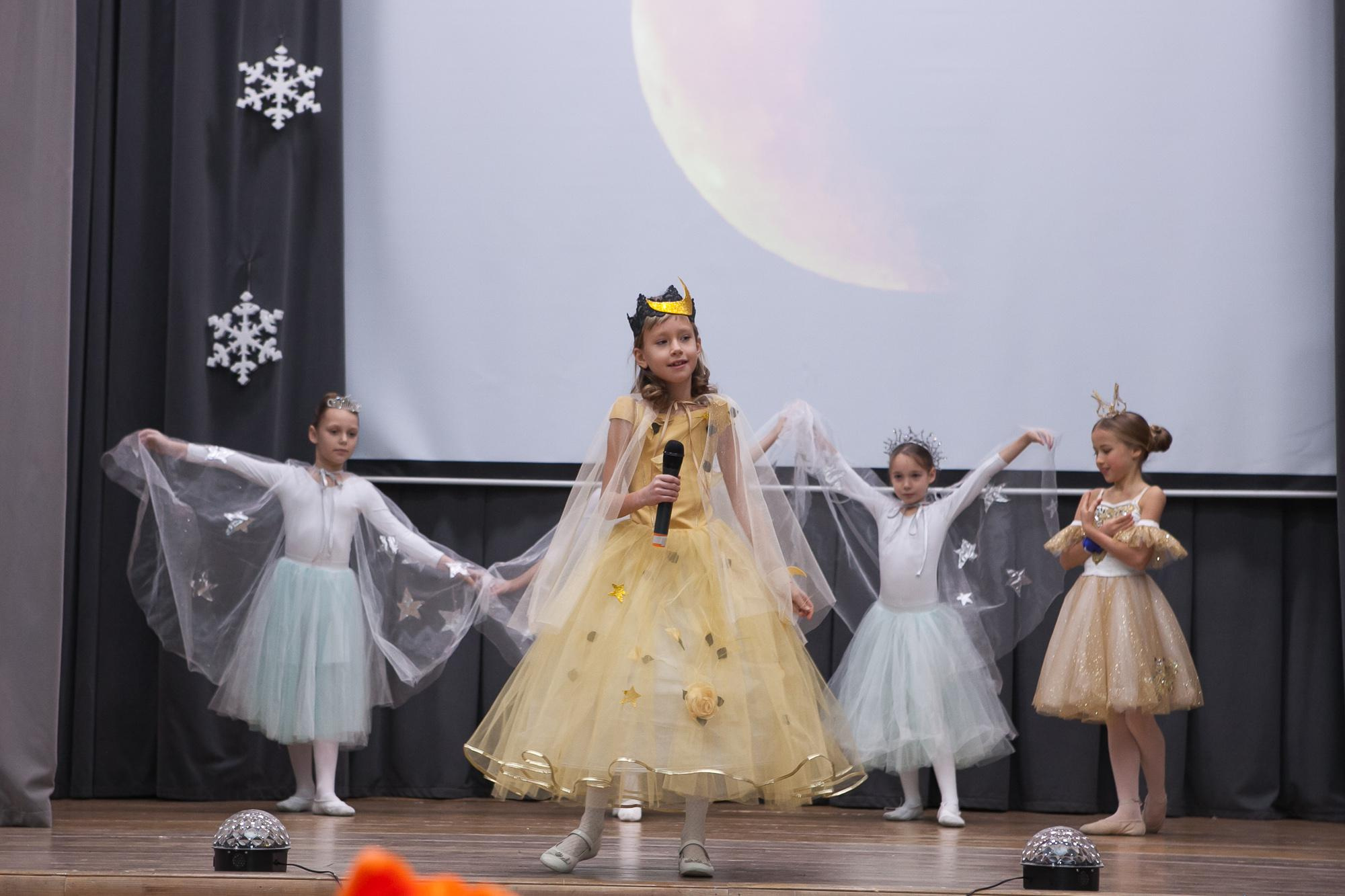 Праздник в школе. Выпускные альбомы Москва СВАО