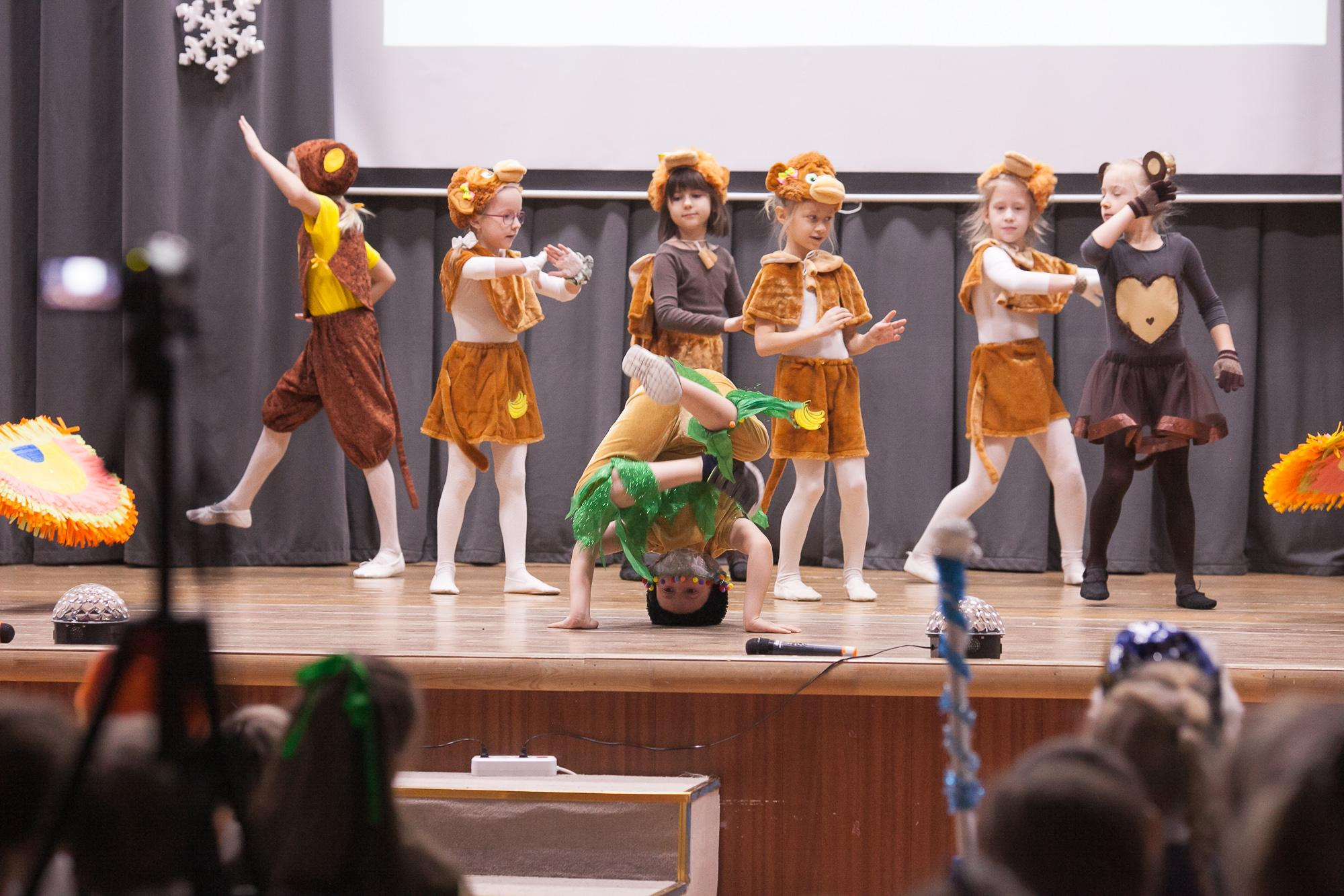 Праздник в школе. Выпускные альбомы Москва СВАО