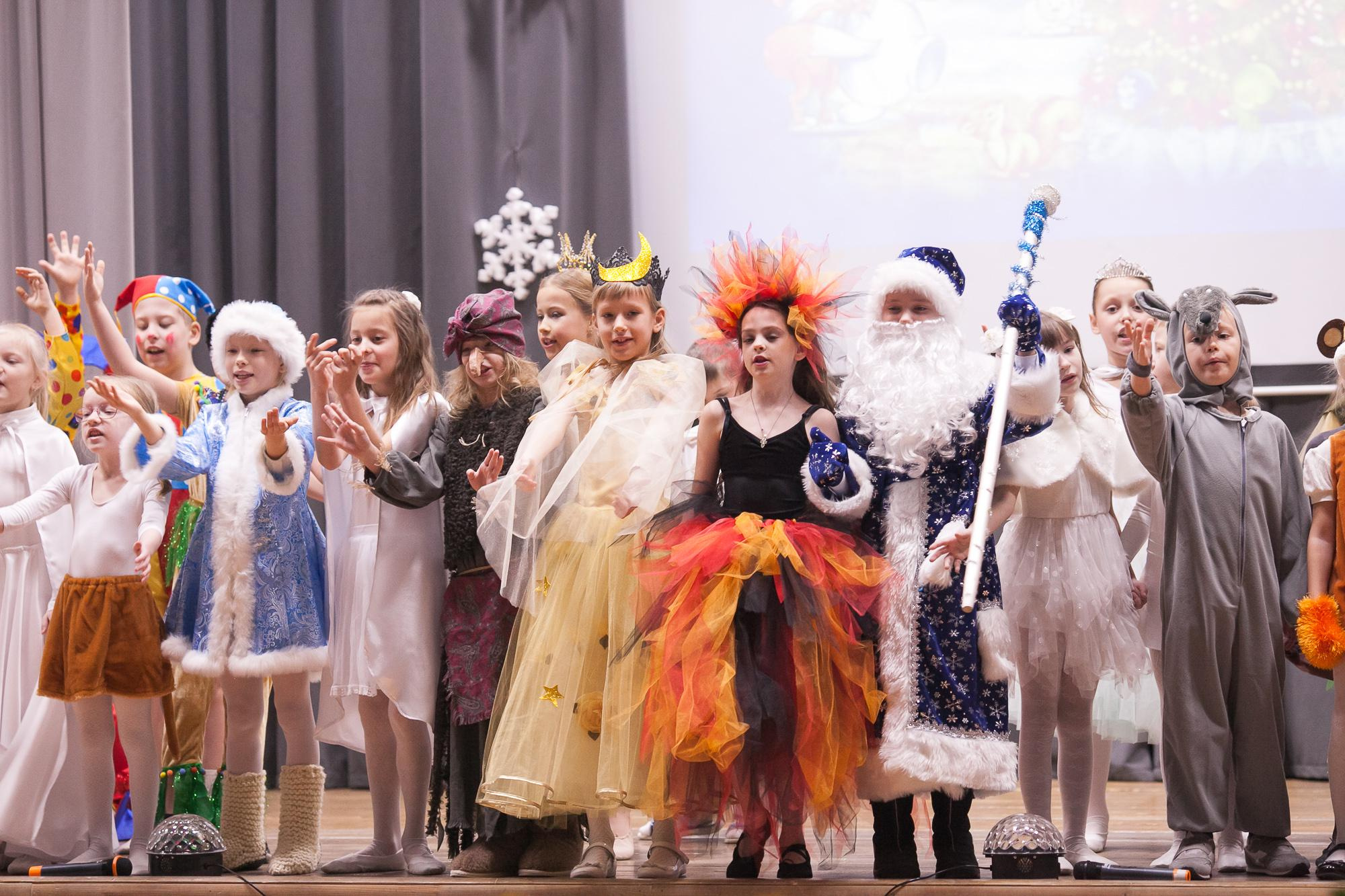 Праздник в школе. Выпускные альбомы Москва СВАО