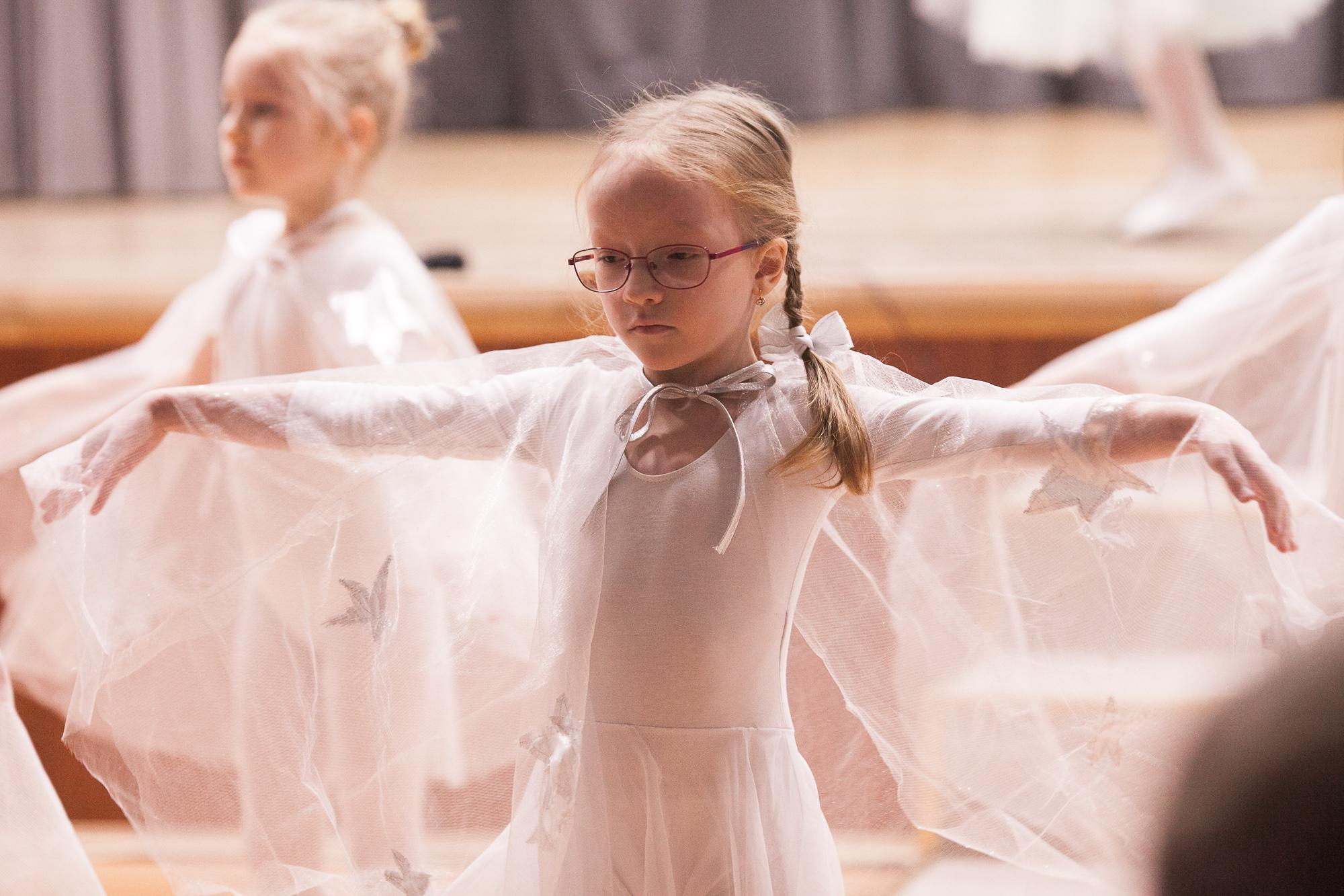 Праздник в школе. Выпускные альбомы Москва СВАО