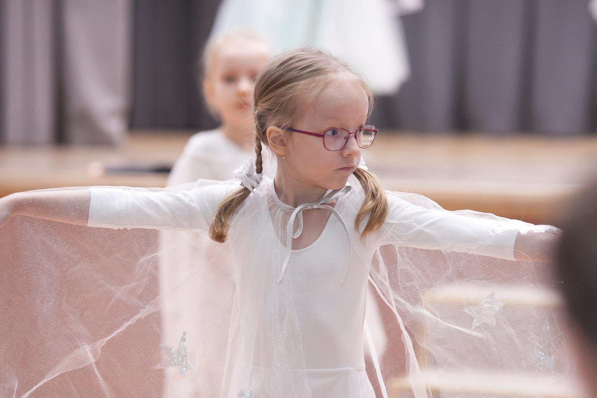 Праздник в школе. Выпускные альбомы Москва СВАО