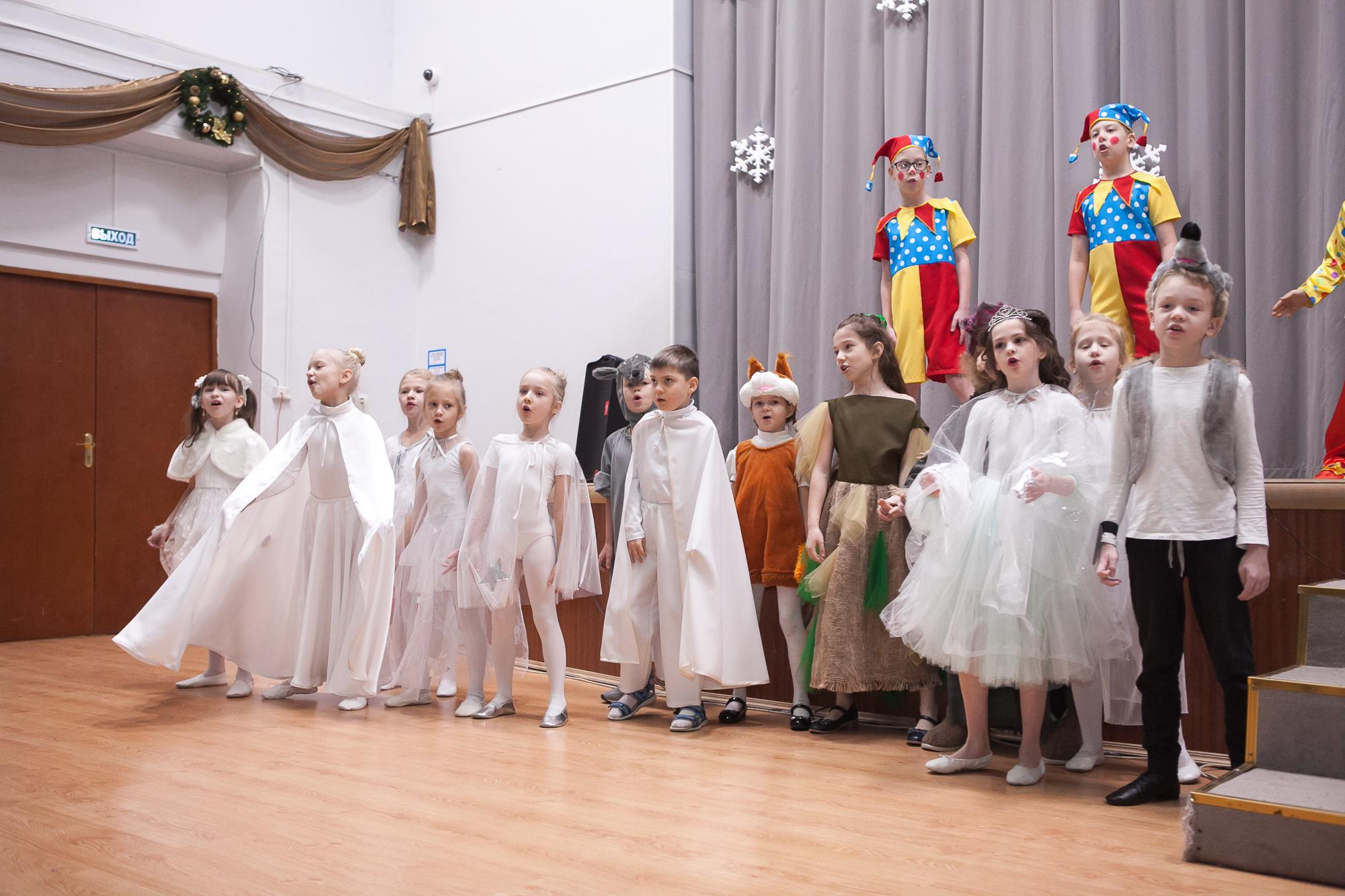 Праздник в школе. Выпускные альбомы Москва СВАО