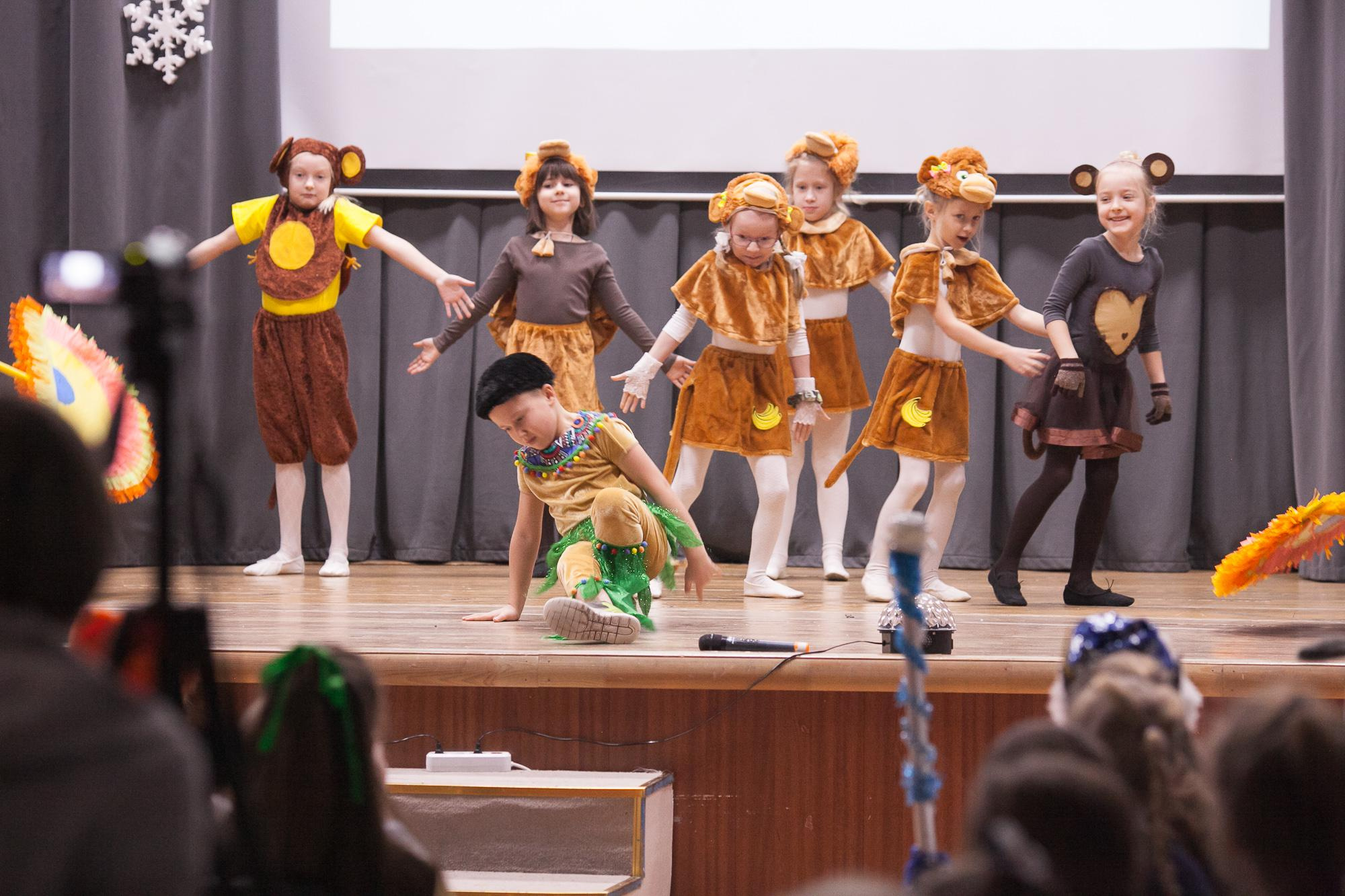 Праздник в школе. Выпускные альбомы Москва СВАО