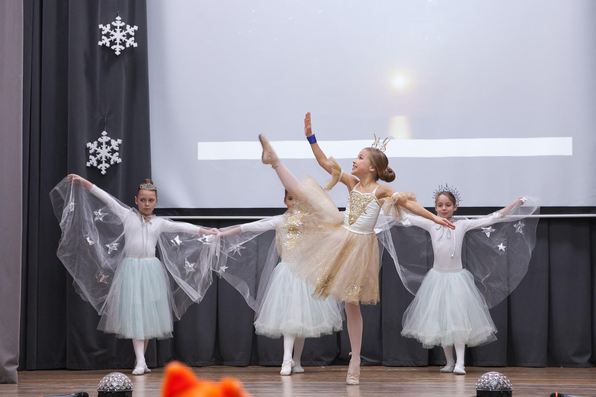 Праздник в школе. Выпускные альбомы Москва СВАО