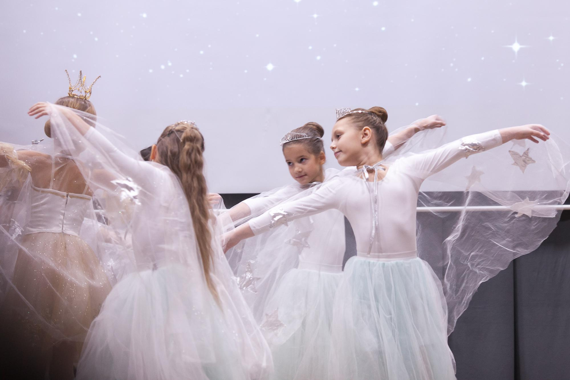 Праздник в школе. Выпускные альбомы Москва СВАО