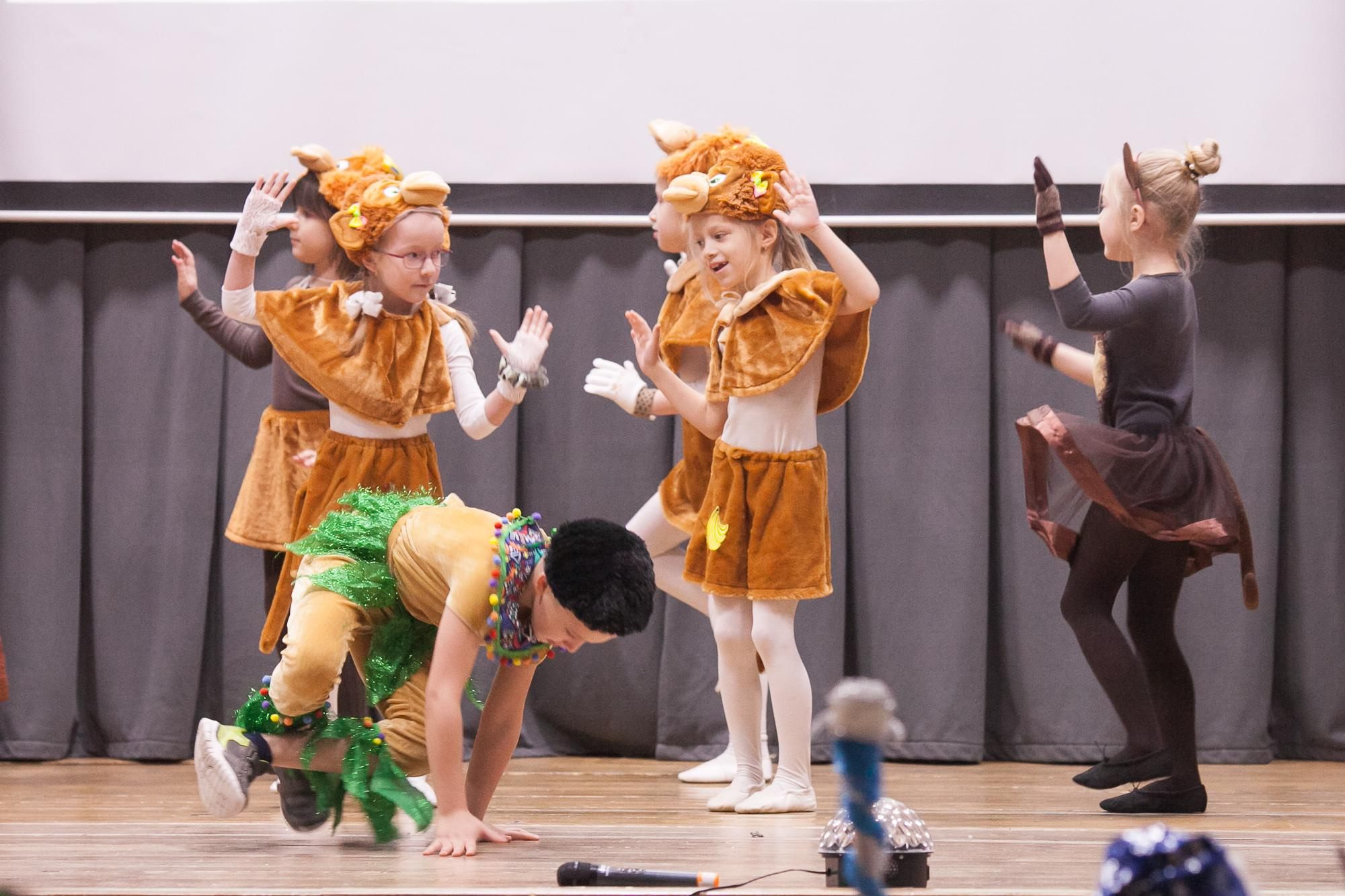 Праздник в школе. Выпускные альбомы Москва СВАО