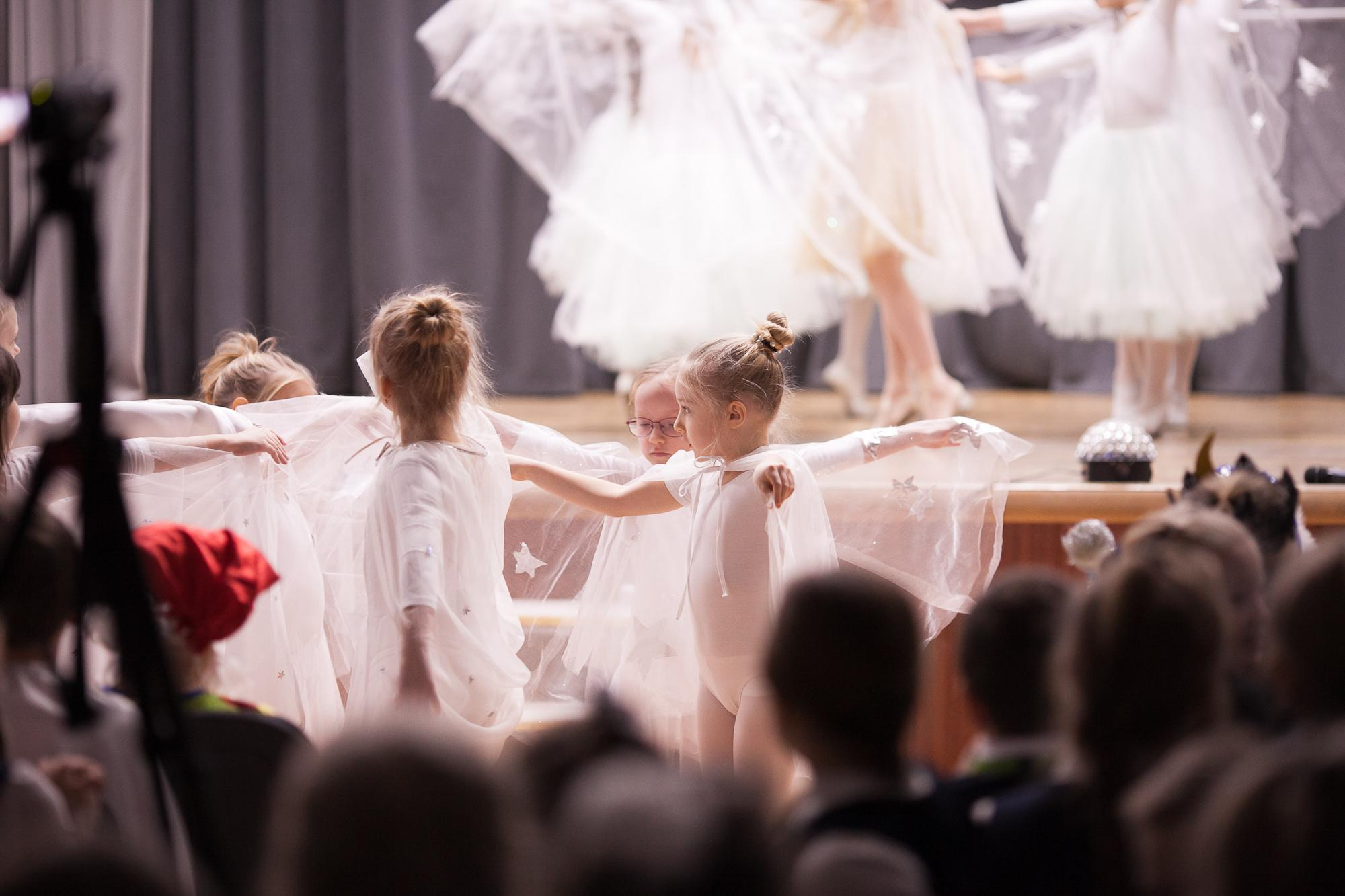 Праздник в школе. Выпускные альбомы Москва СВАО