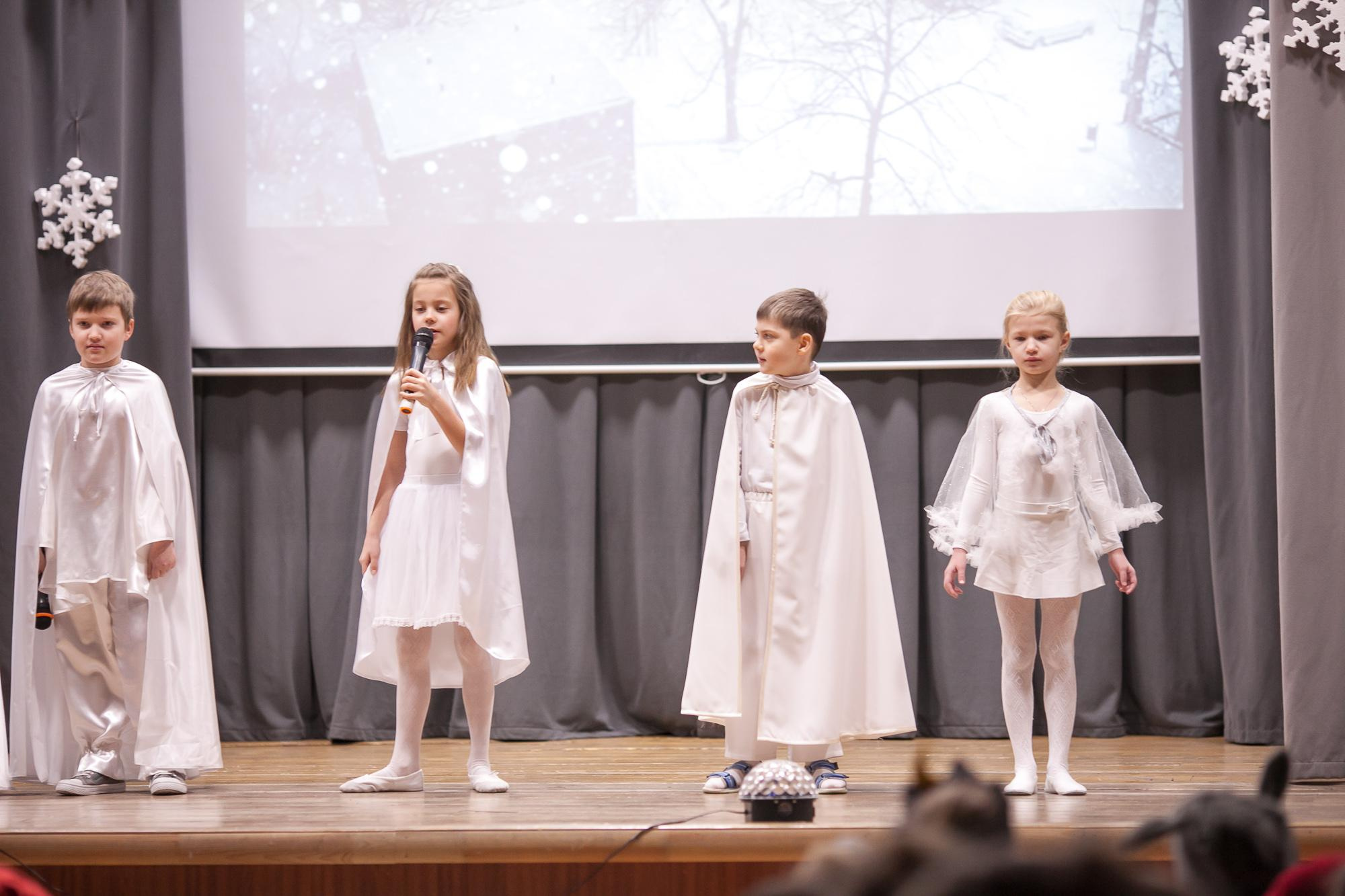 Праздник в школе. Выпускные альбомы Москва СВАО