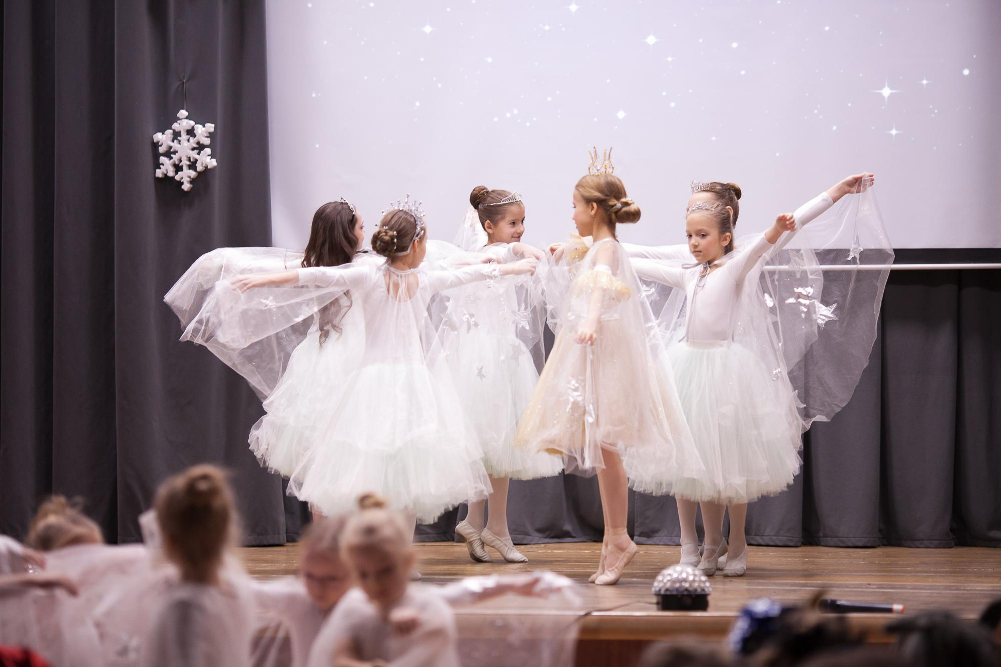 Праздник в школе. Выпускные альбомы Москва СВАО