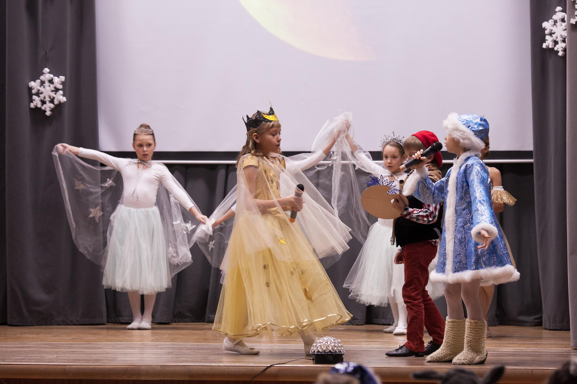 Праздник в школе. Выпускные альбомы Москва СВАО