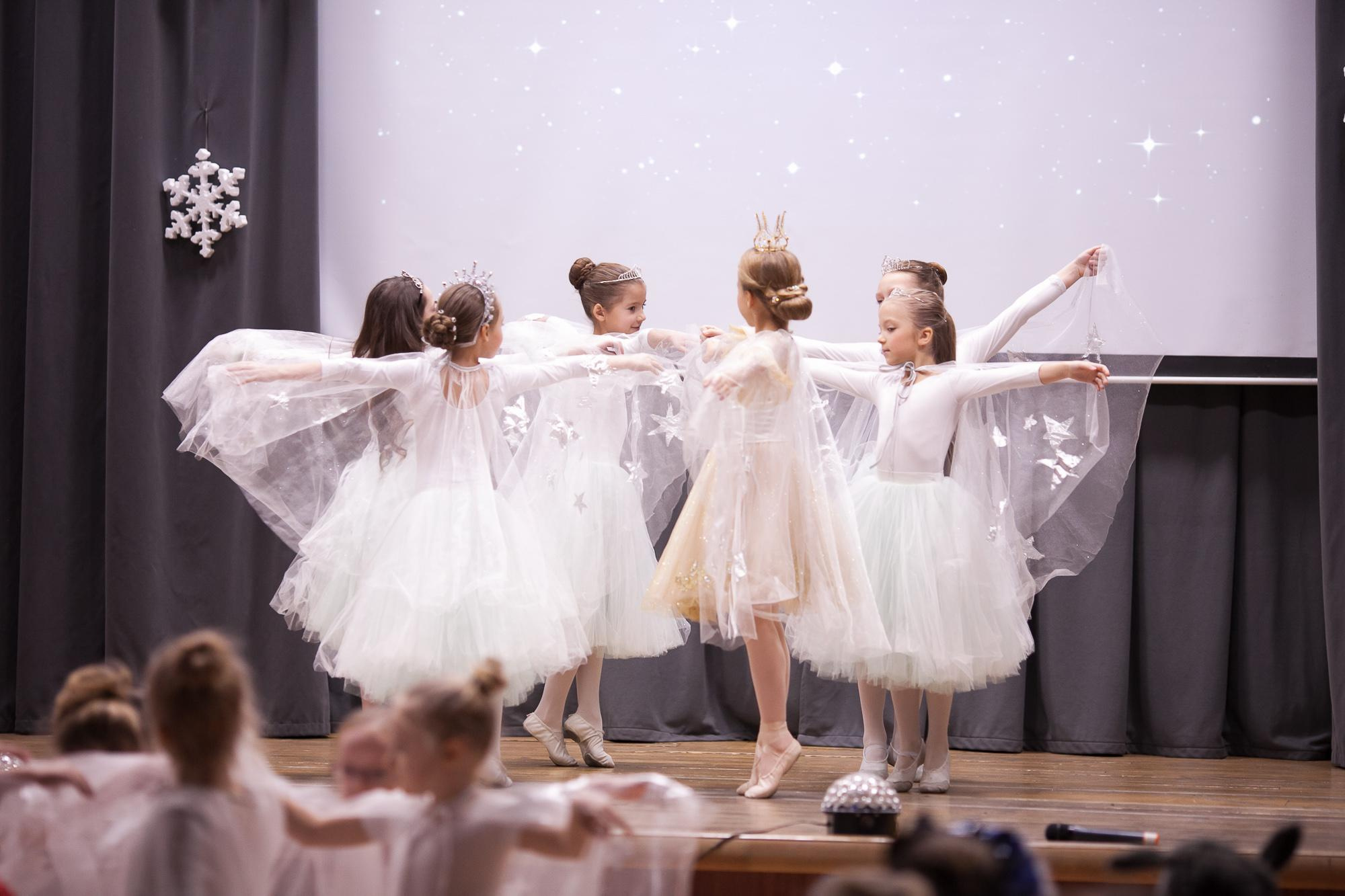 Праздник в школе. Выпускные альбомы Москва СВАО