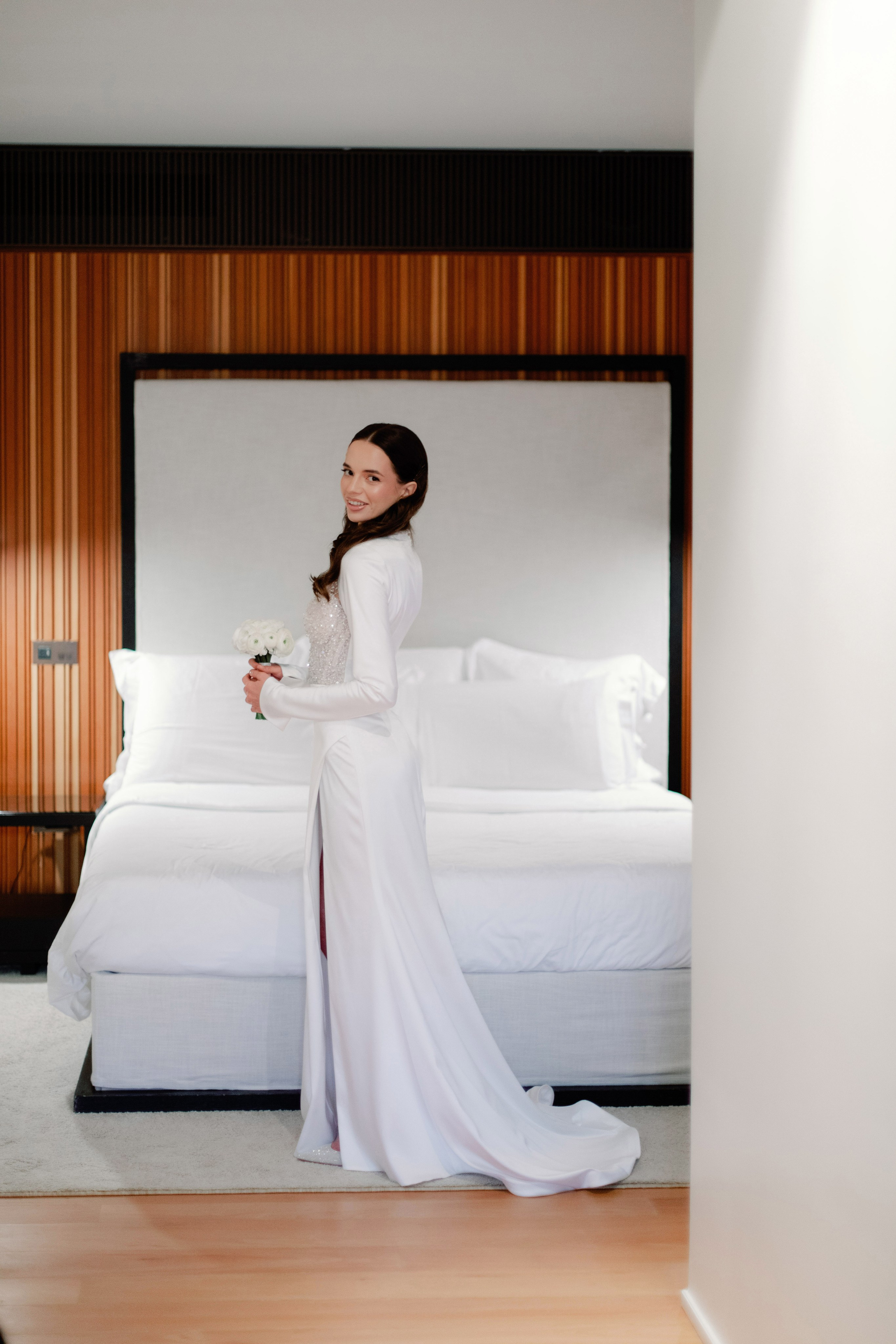 Свадьба для двоих в Москве, фотосессия на крыше, сборы, прогулка в Barvikha Luxury Village