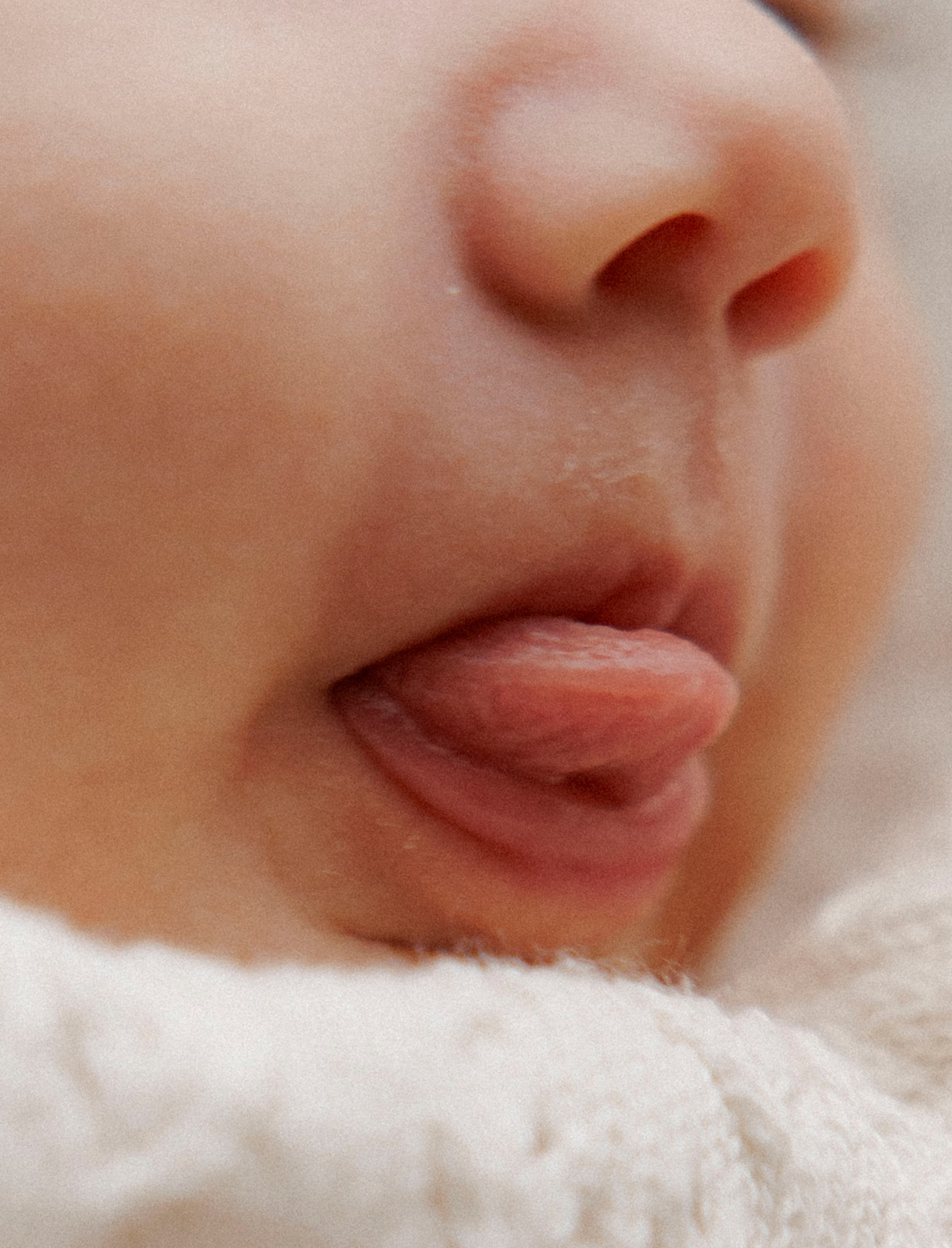 New born family photoshoot at home. Wedding and family photographer