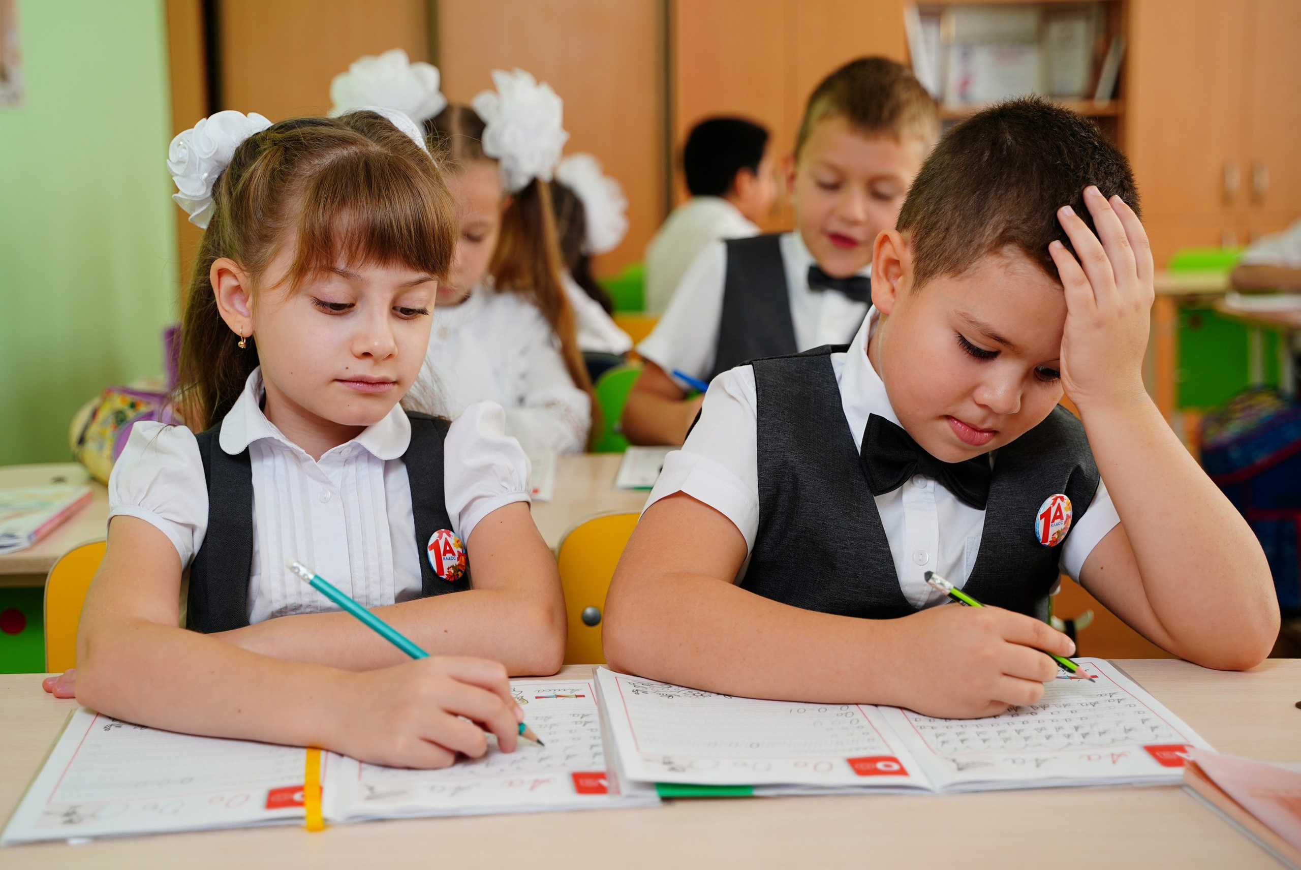 1 кл / мелкие группы //. MEMENTO.Выпускные альбомы, школьные, юбилейные и другие книги. Ростов-на-Дону