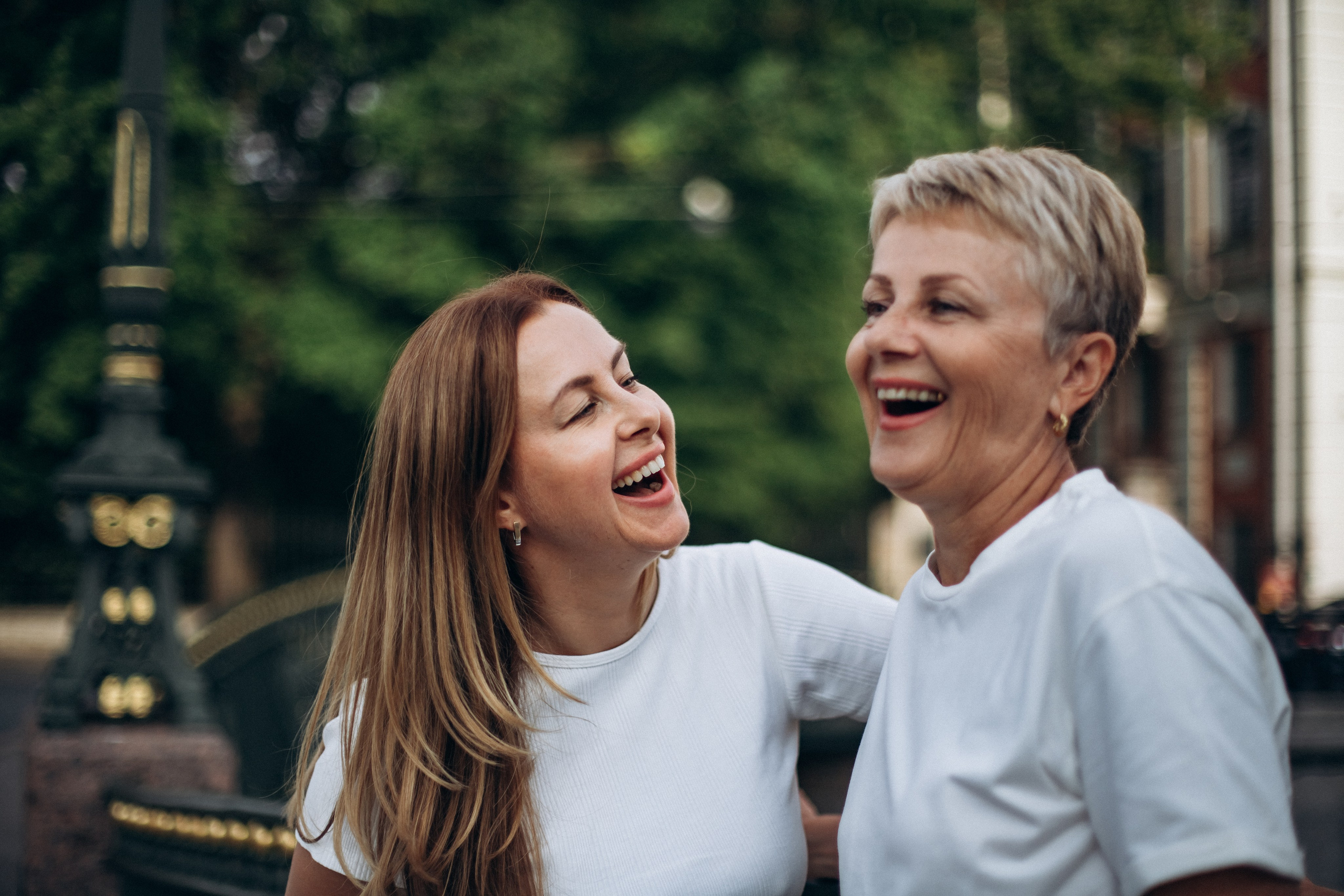 Дарья с семьей в июне. Фотопрогулка в Петербурге. Индивидуальный и семейный фотограф в Санкт-Петербурге