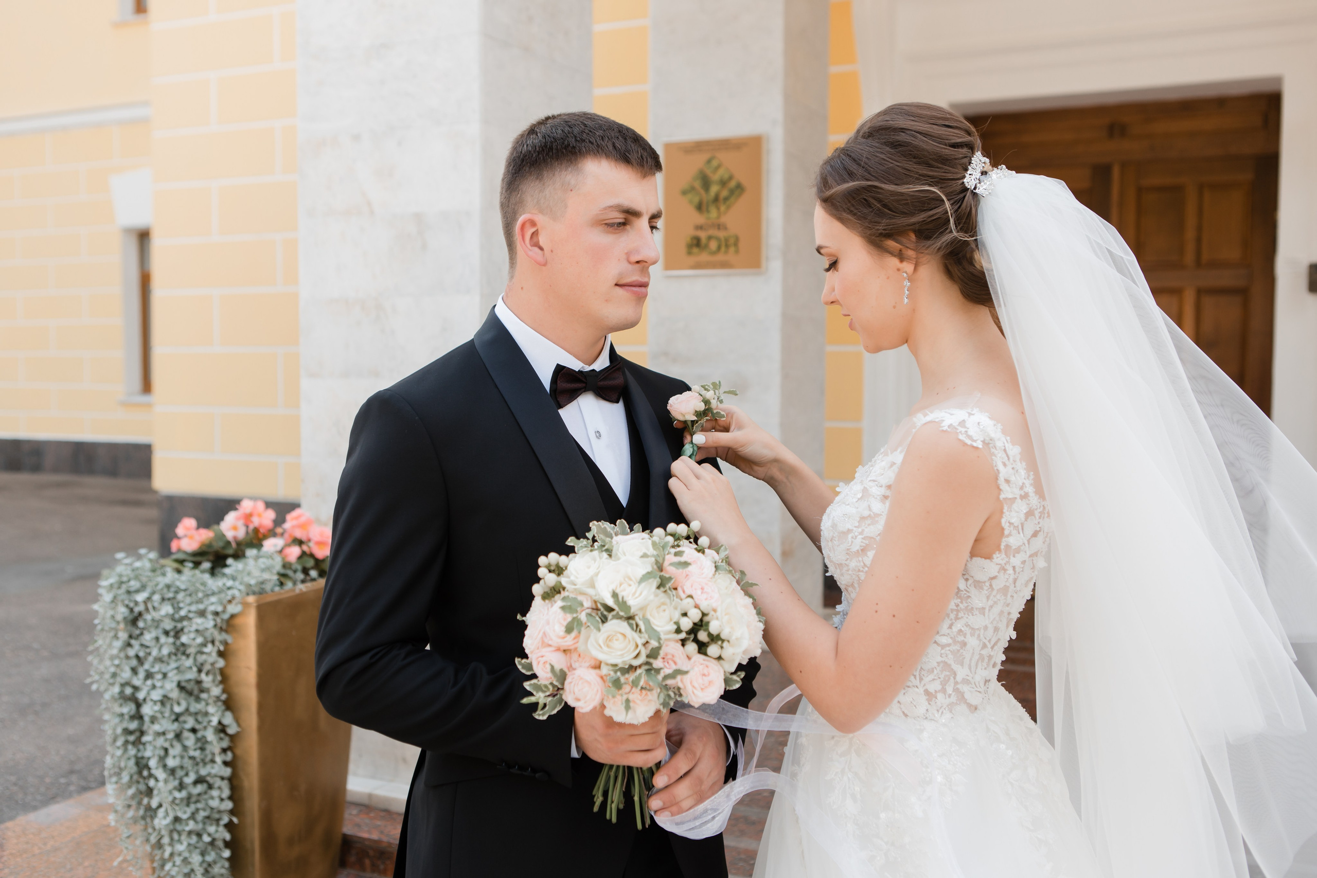 Свадебная фотосъемка Михаила и Ольги. День нашей свадьбы. Видеосъемка и фотосъемка свадеб. Фотограф и оператор на свадьбу. Видеосъемка подкастов, собственная видео-фотостудии. Предметная фотосъемка