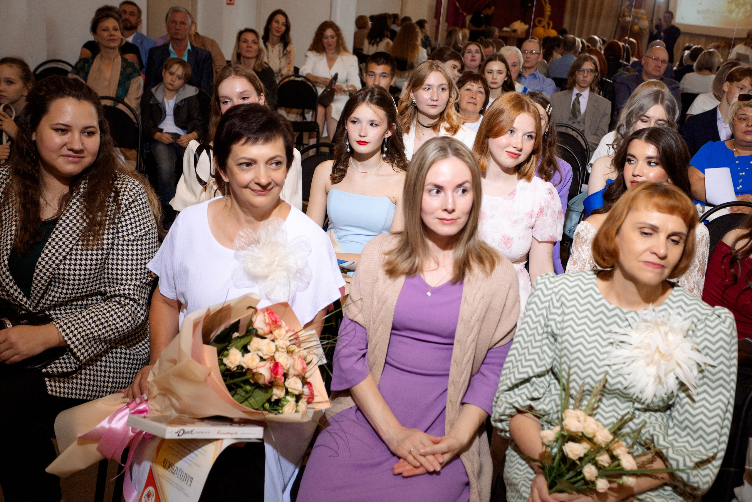 ВРУЧЕНИЕ АТТЕСТАТОВ: Пример. Все фото. Профессиональный фотограф в Ижевске Леша Петров