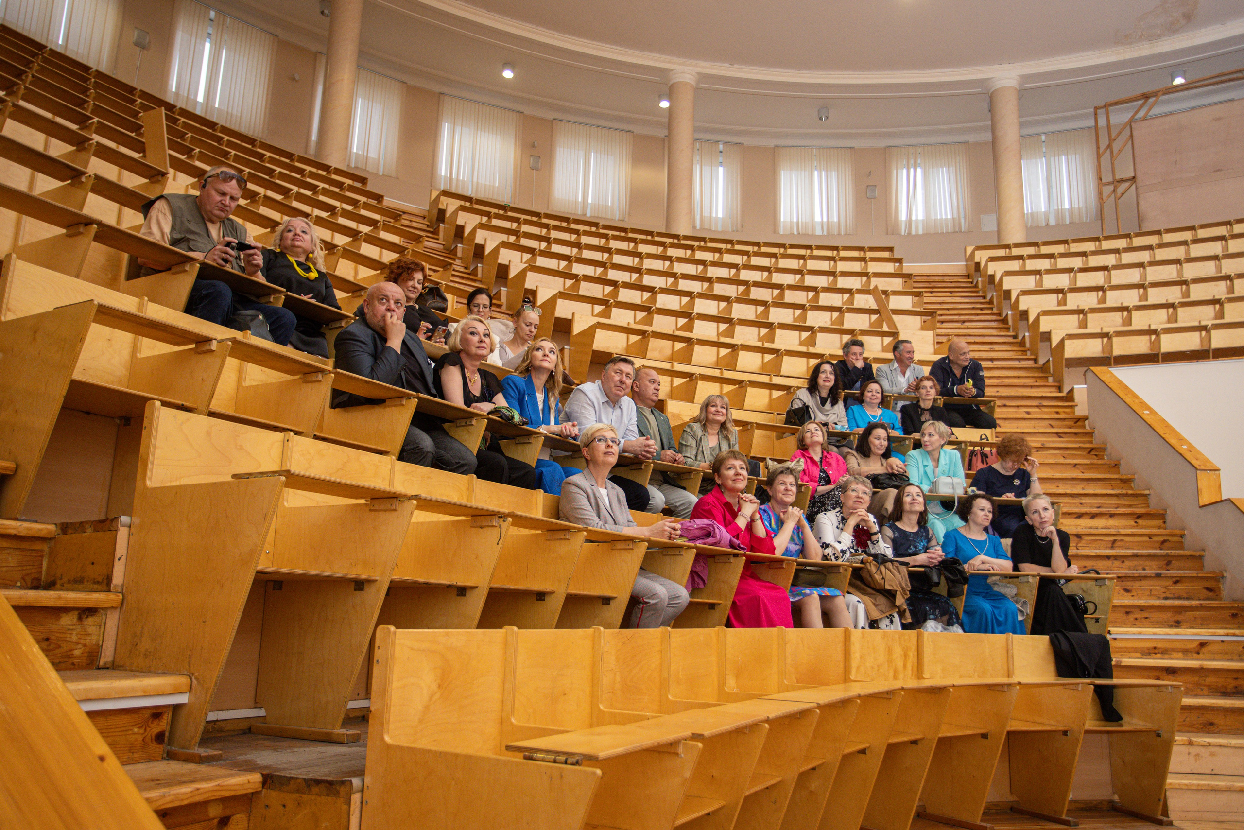 Встреча выпускников. Стоматологи СПб. Семейный фотограф в Вышнем Волочке — Ульяна Иванова | Фотосессии для всей семьи