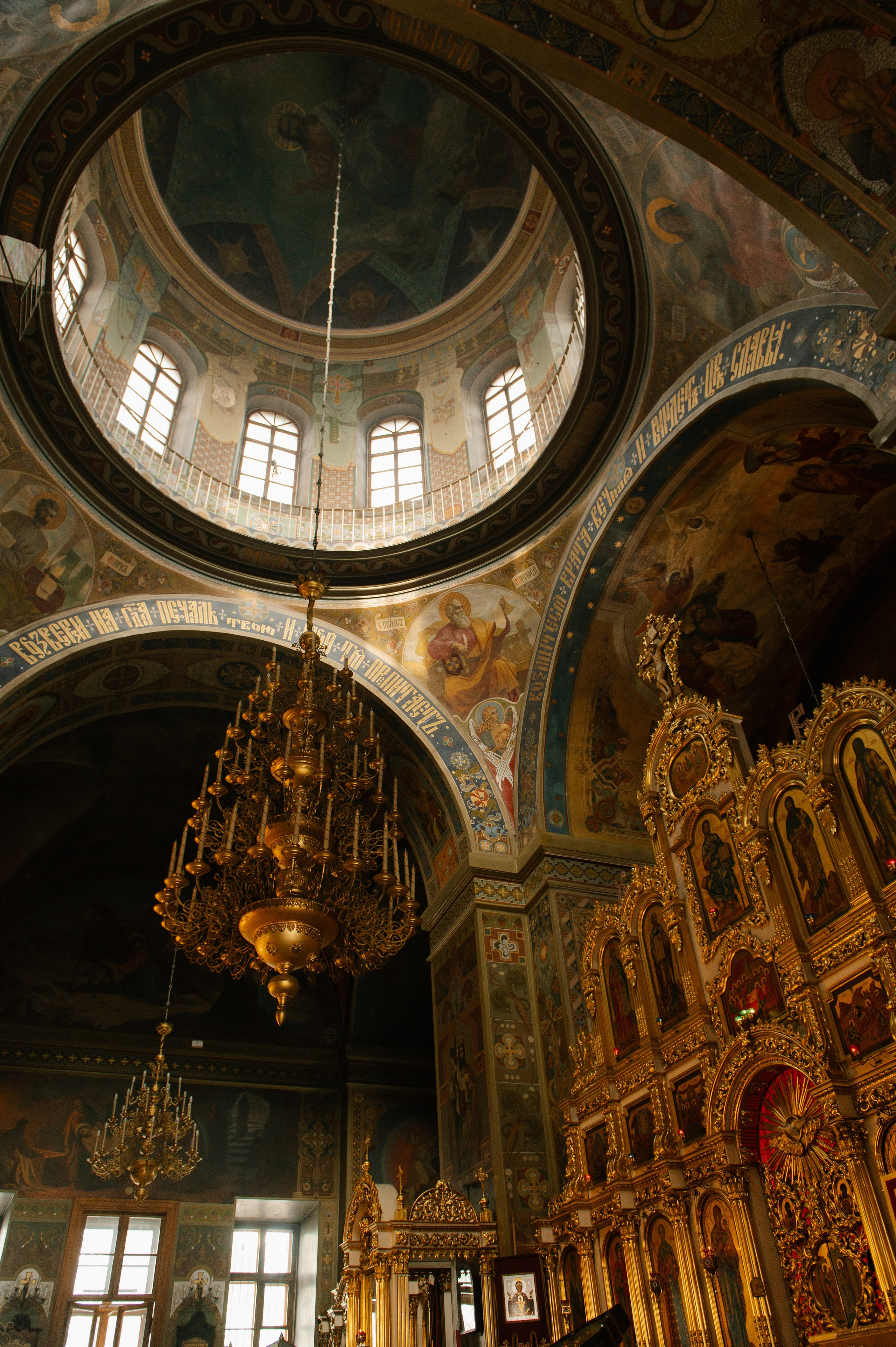 Фотограф на крещение. Фотосессия таинства крещения. Храм Воскресения Словущего в Даниловской Слободе. Семейный и свадебный фотограф в Москве Татьяна Николаева