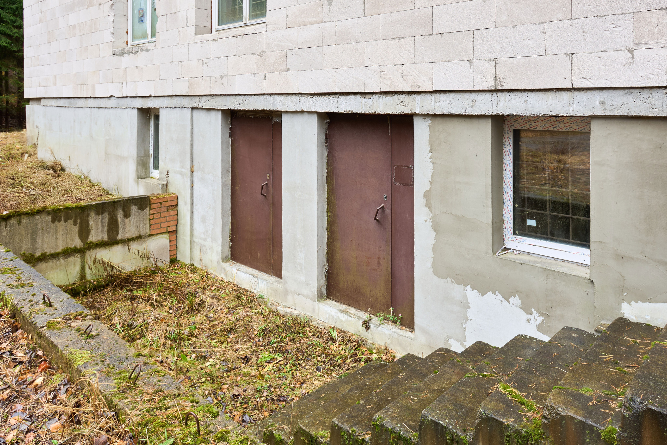 Территория с 4-этажным домом. Автомобильный и интерьерный фотограф в Минске Александр Тагаев