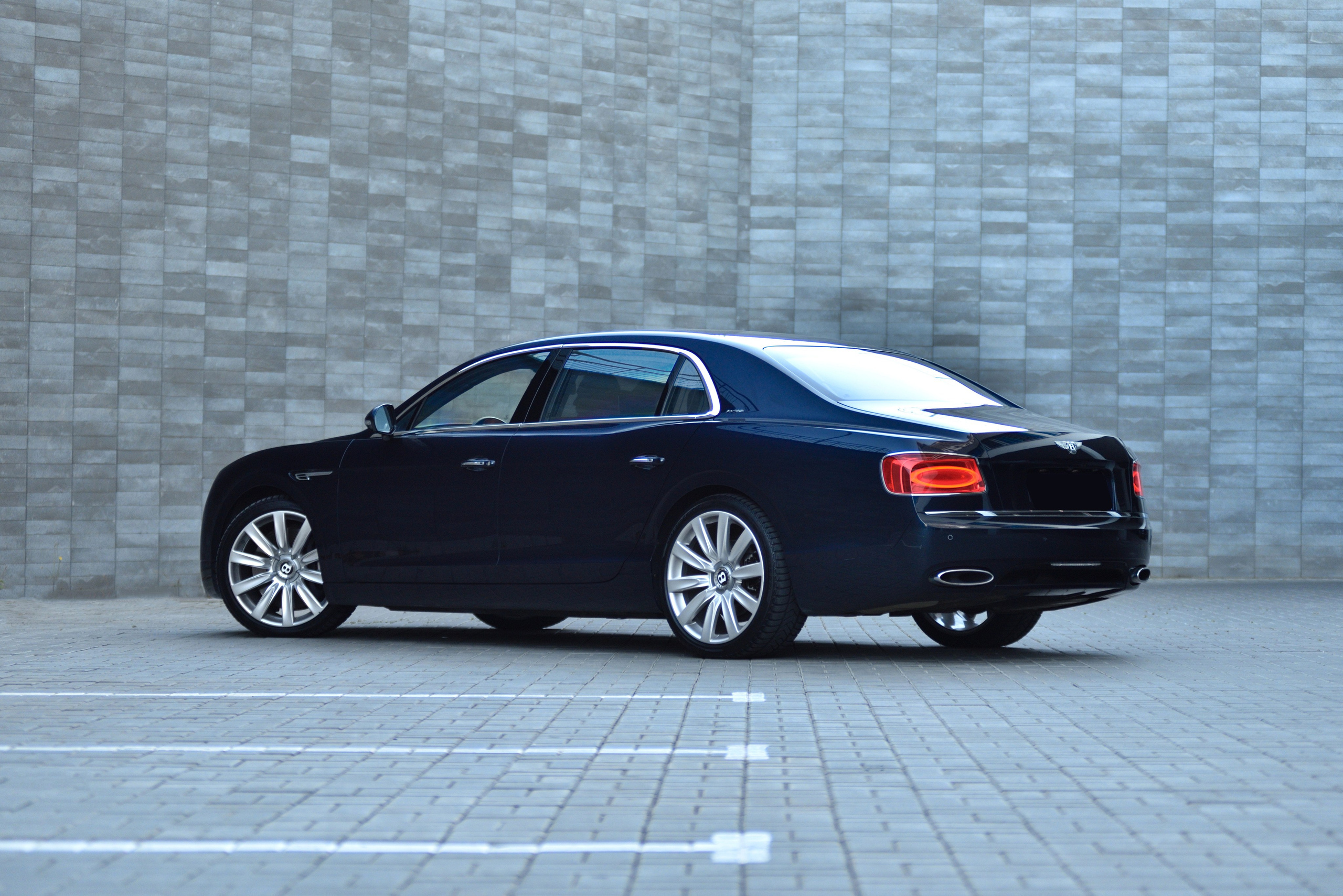 Bentle Continental GT 6.0. Автомобильный и интерьерный фотограф в Минске Александр Тагаев