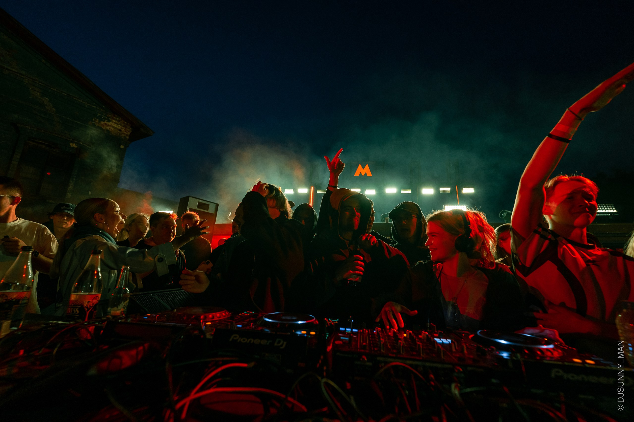 Metro Gorkovskaya. Sunnyman