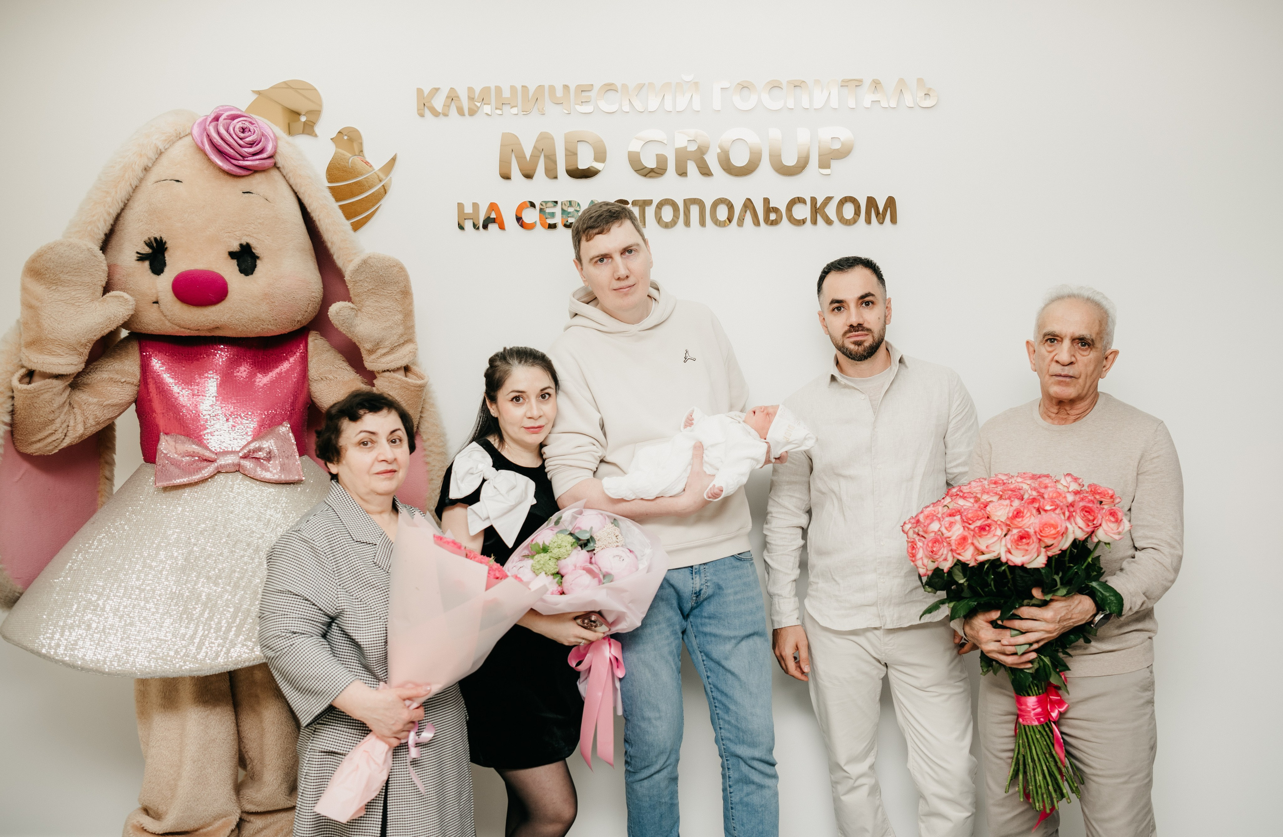 Выписка Евы. Мать и дитя на Севастопольском. Фотограф на выписку из роддома в Москве и МО