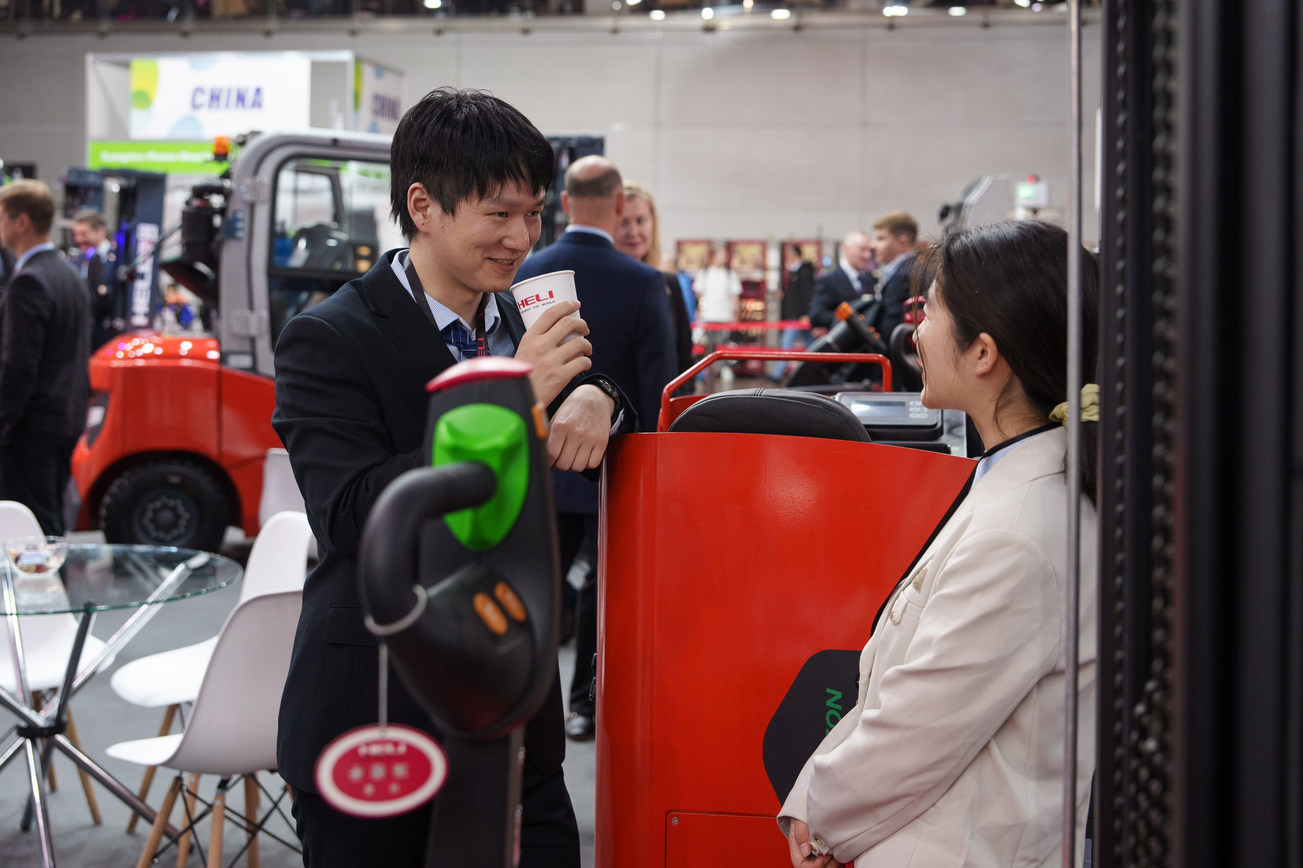 HELI. Стенд в Крокус Экспо. Фотограф Саша Блюз