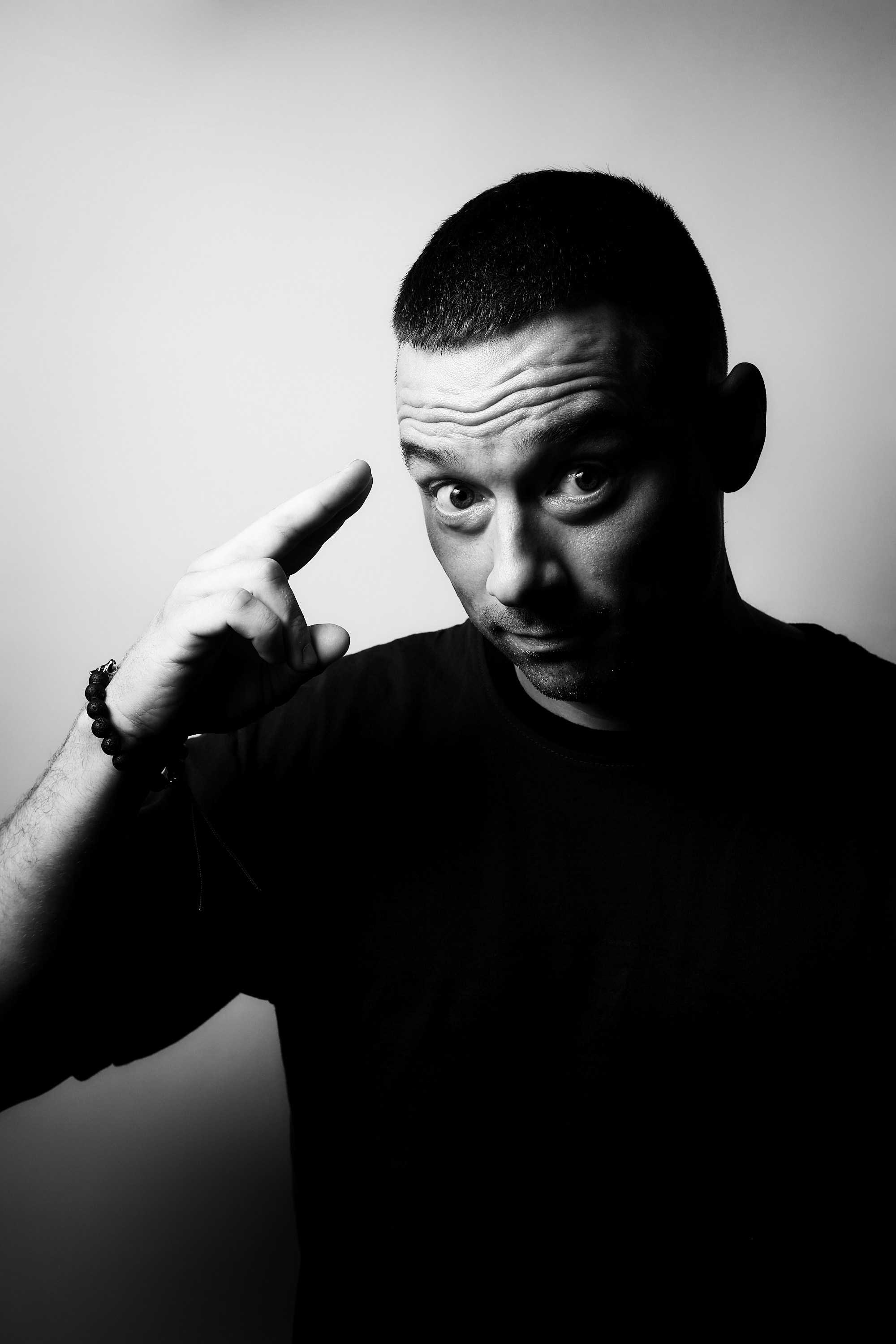 У меня дома (ЧБ)