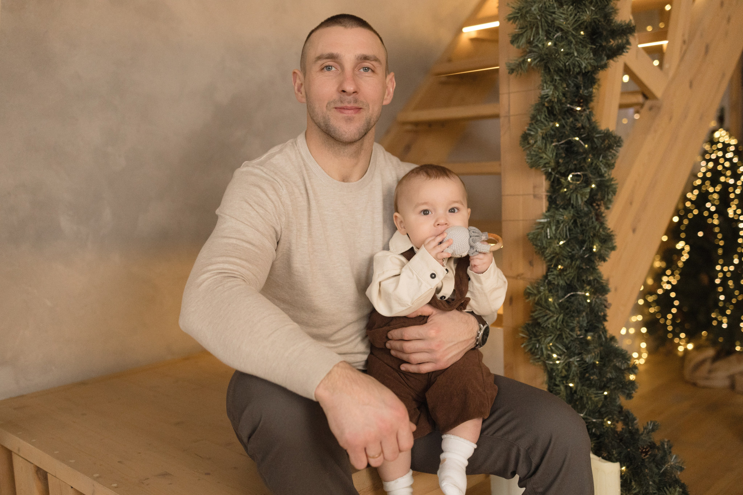 Новогодняя съемка в Мун (зал Семейный). Фотограф беременности и новорожденных в Красноярске Вета Ланская