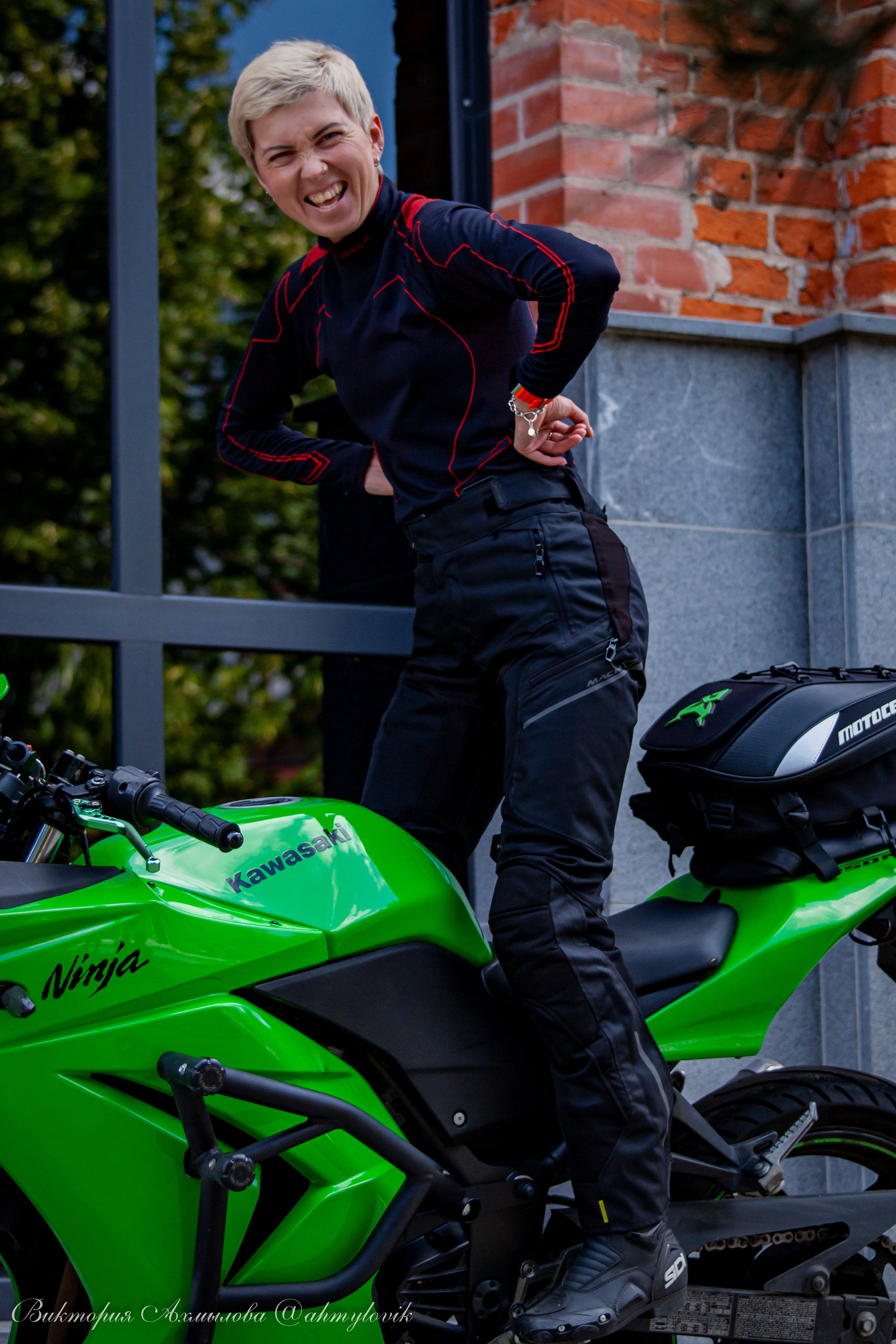 Аня и Гринч (Kawasaki Ninja 250). Виктория Ахмылова. Фотограф в Москве