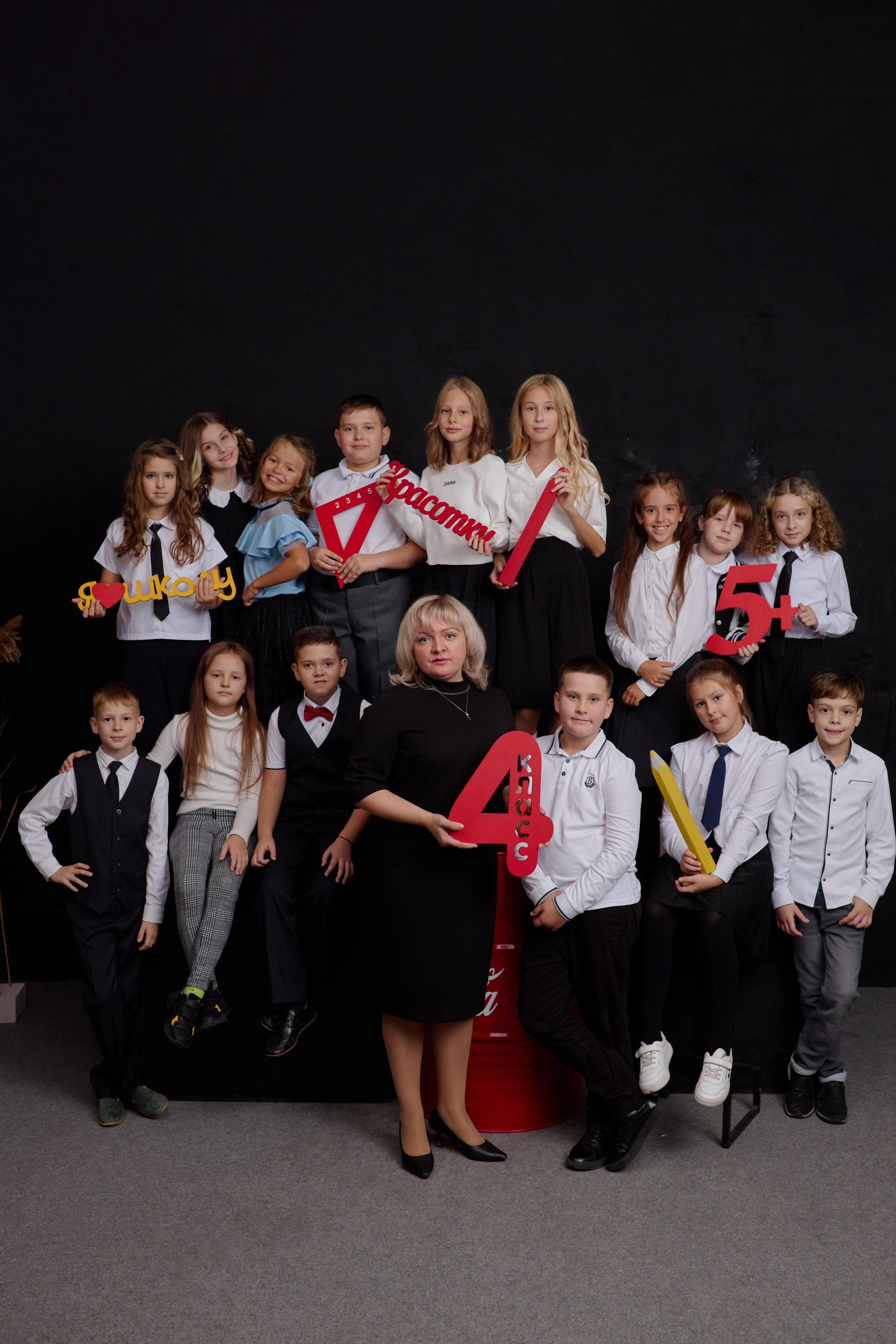 Сьемка групповых фото для выпускного альбома таганрог. Фотограф Выпускные альбомы Таганрог Сергей Коробченко