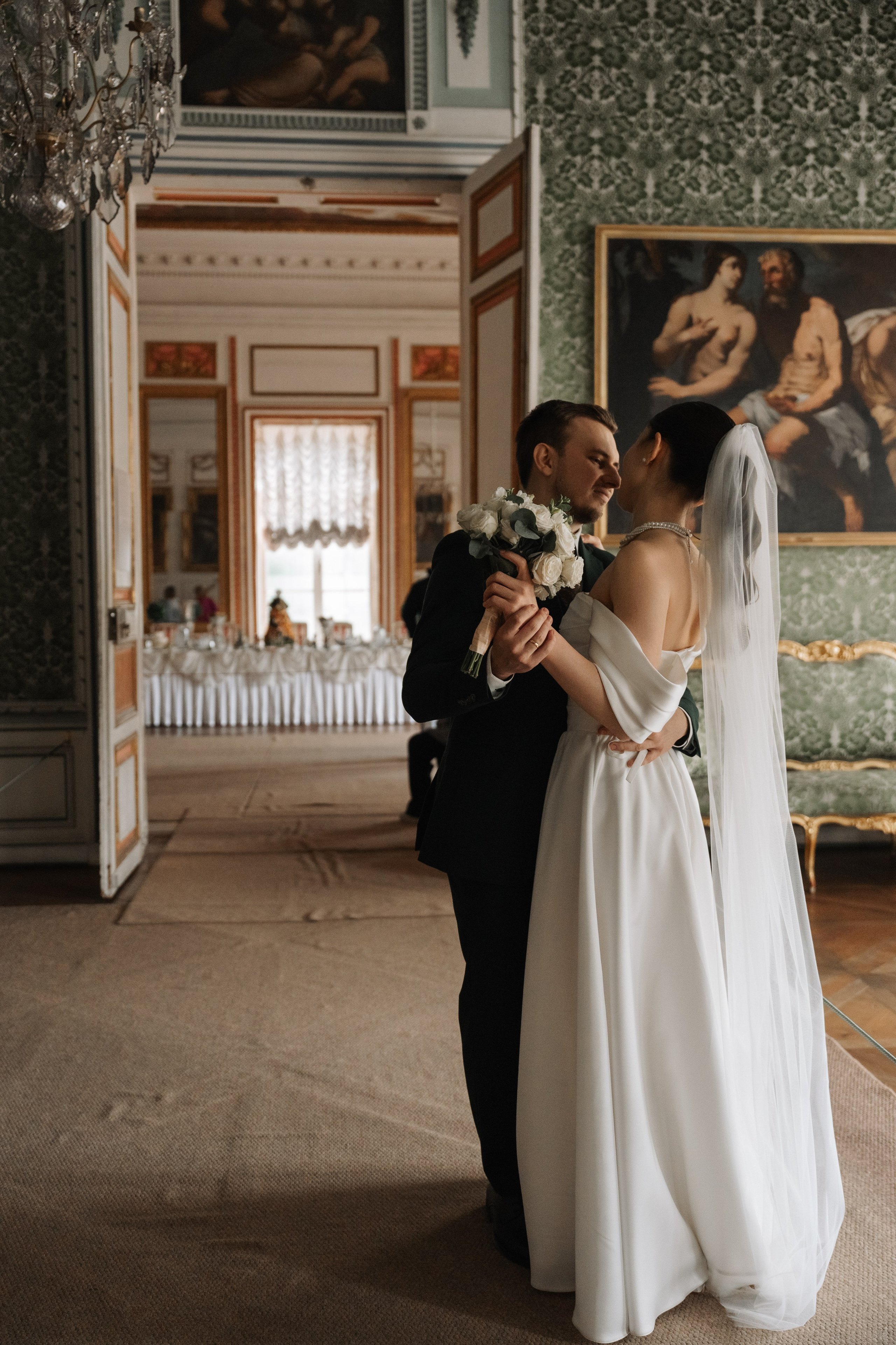 Влад и Илина в Кусково. Свадебный фотограф в Москве Анна Полушина