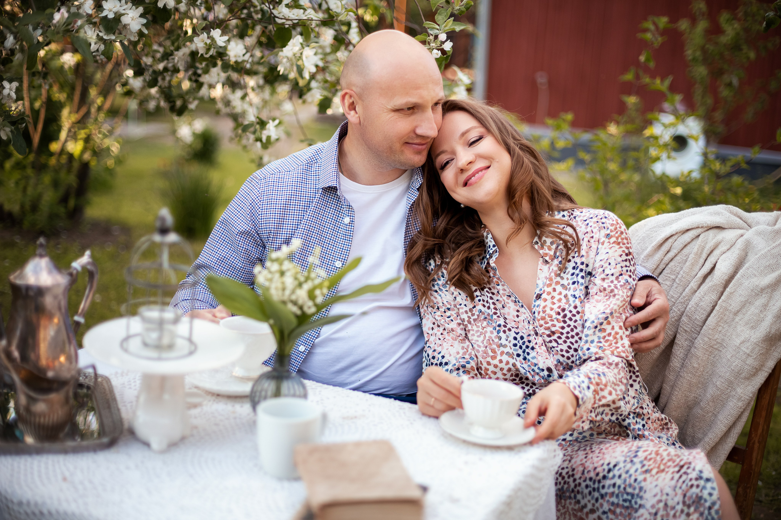 Цветущие яблони. Олеся, Юра и Федя. Семейный и детский фотограф Комина Елена, Власиха, Одинцово