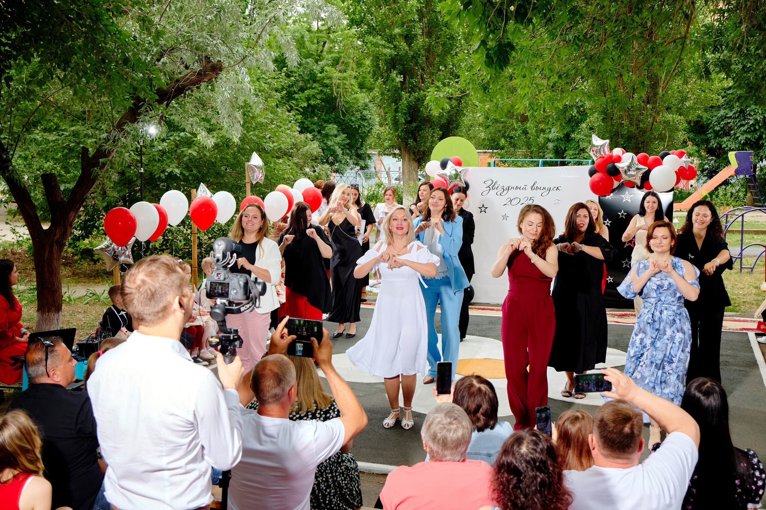 Выпускной 45 сад. Фотограф Выпускные альбомы Таганрог Сергей Коробченко