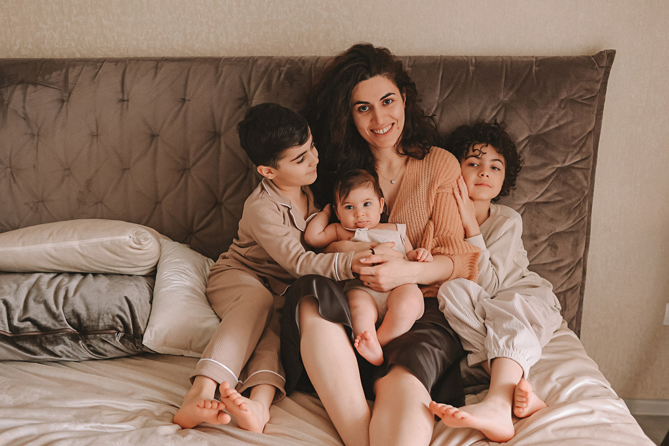 С малышкой. Семейный фотограф Тюмень, фотограф на роды Салмина Мария