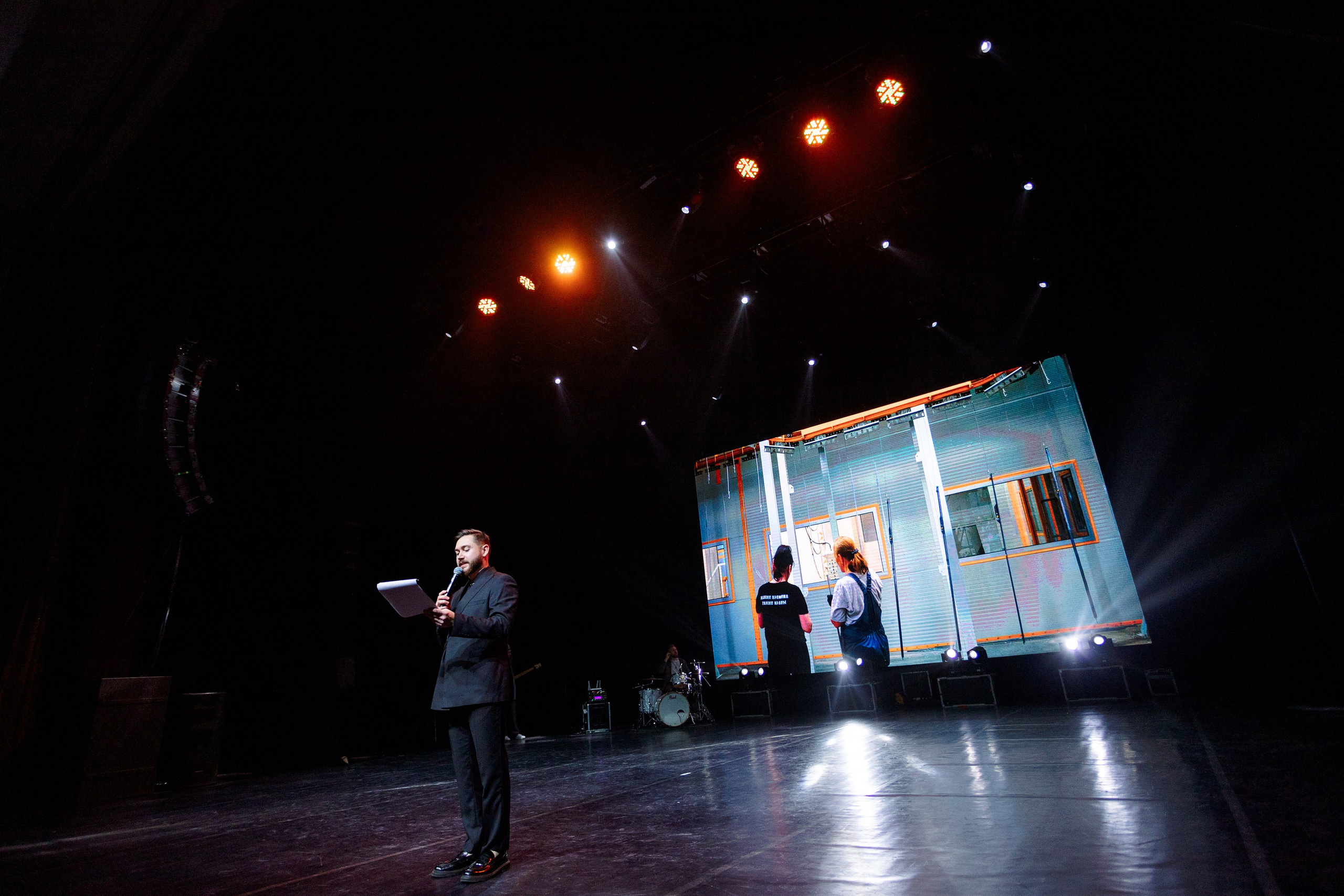 РЕПОРТАЖ: НОВЫЙ ГОД В ДК МЕТАЛЛУРГ. Профессиональный фотограф в Ижевске Леша Петров