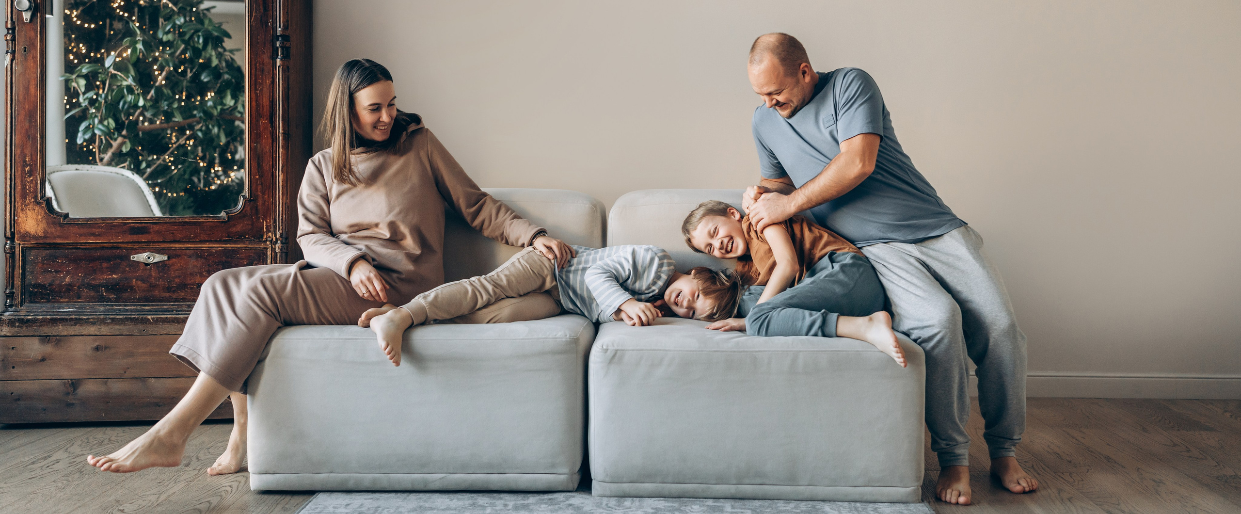 Семейная фотосессия в студии. Детский, семейный и ньюборн фотограф в Москве Юлия Шуарт