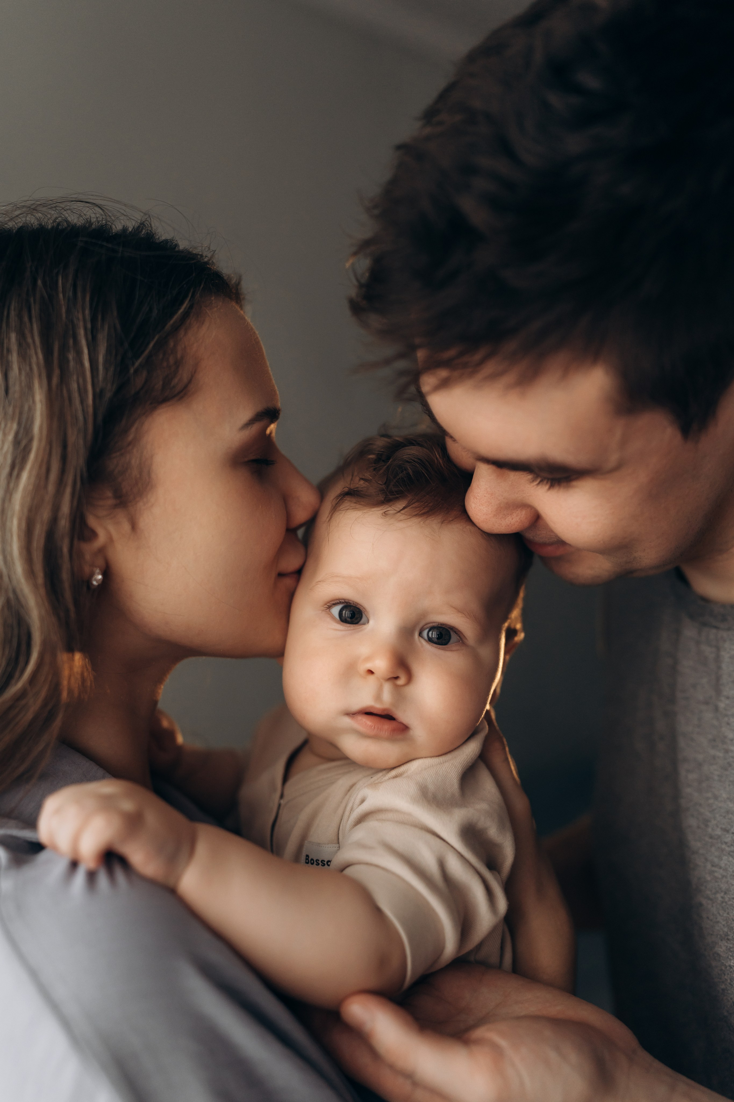 Домашняя фотосессия для Тани, Леши и Ромочки. Детский, семейный и ньюборн фотограф в Москве Юлия Шуарт