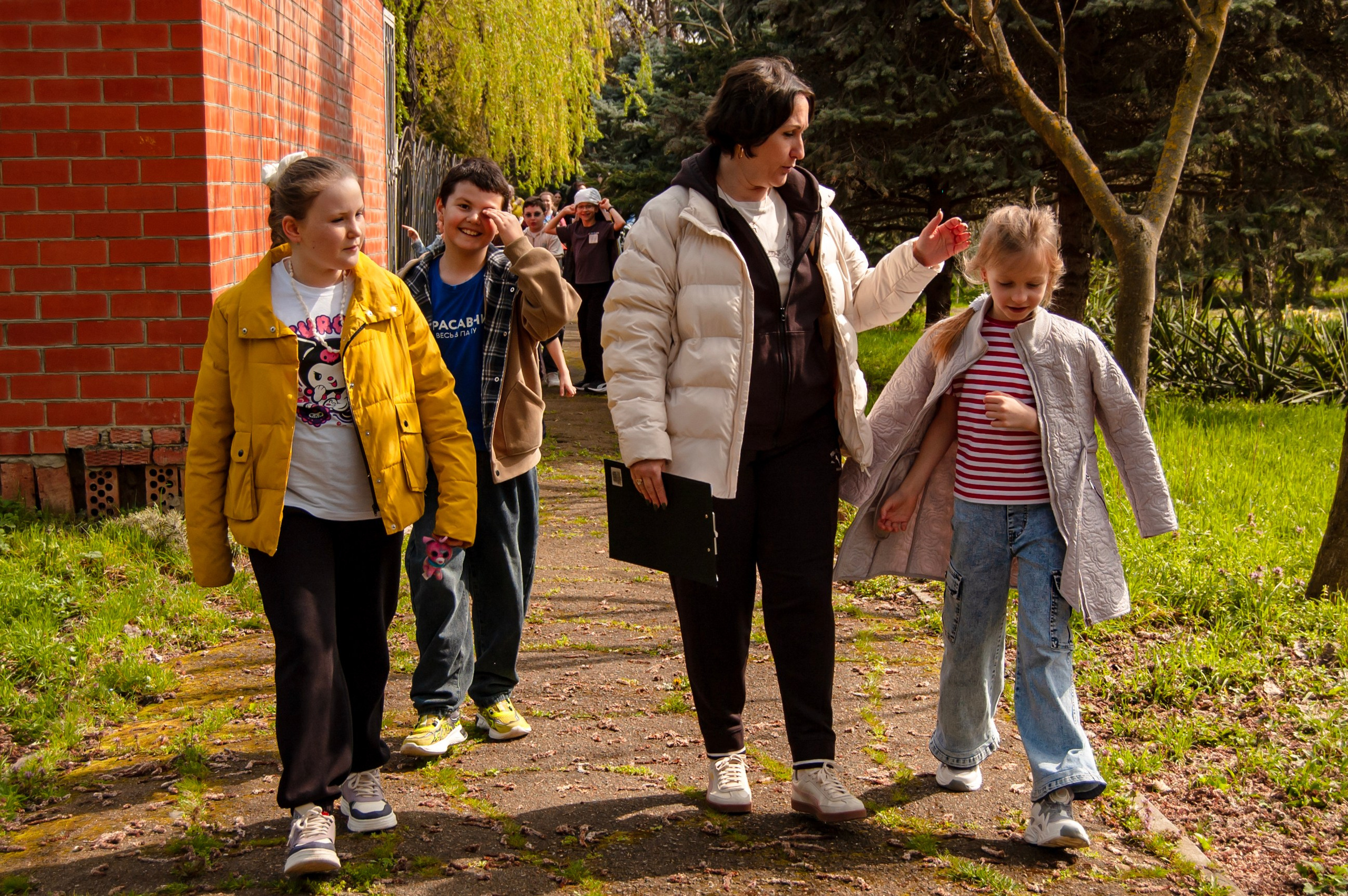 Репортажная съёмка 2 «В» класса СОШ № 11 в Краснодаре. Портретный фотограф в Краснодаре Слава Никитин