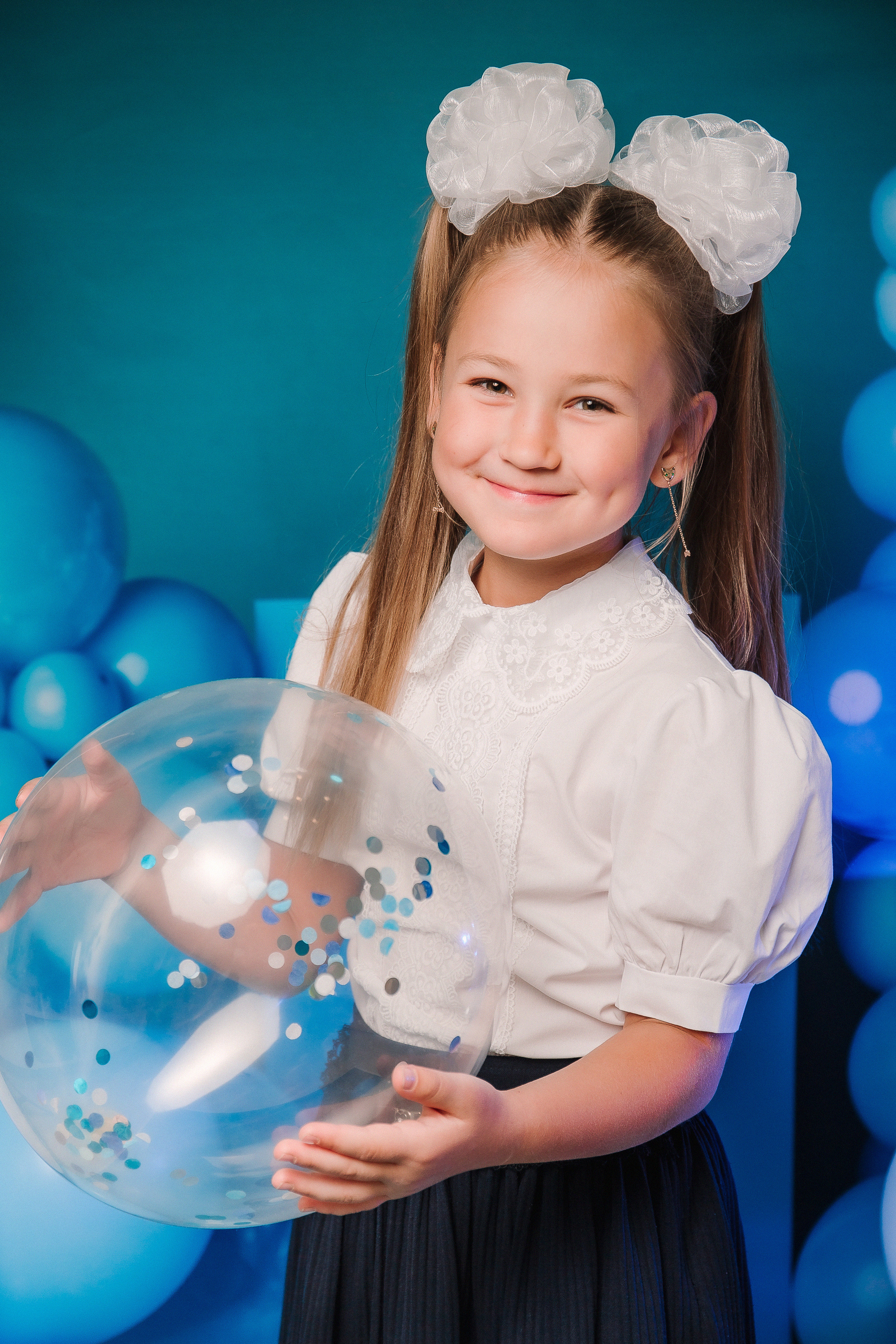 Студия- фото на фоне «Шары». Выпускные альбомы Натальи Бутко: Новороссийск, Анапа, Геленджик