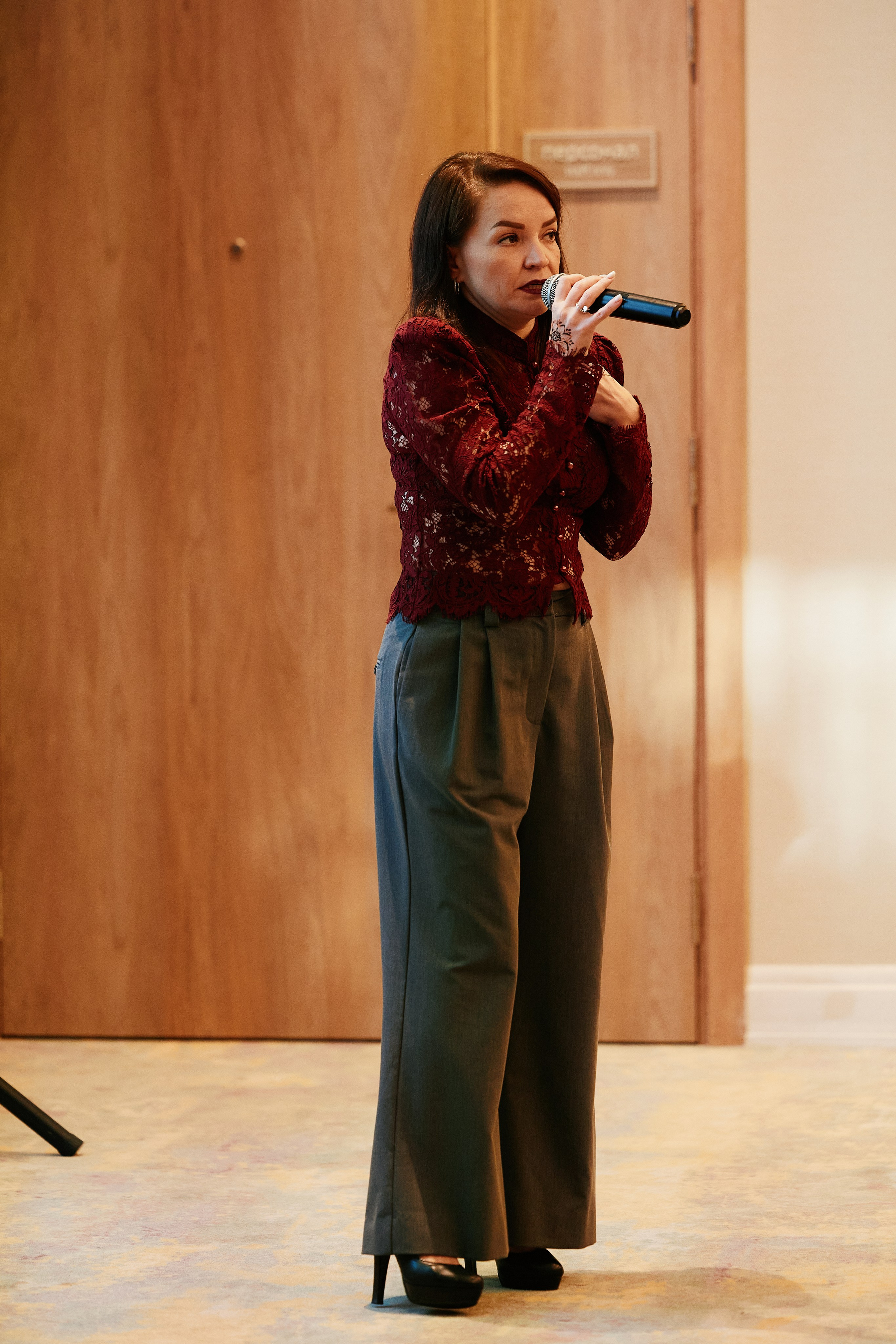 Современная женщина в Hilton 26.10. Свадебный репортажный фотограф краснодар максим дремов дрёмов фотосессия студия цена