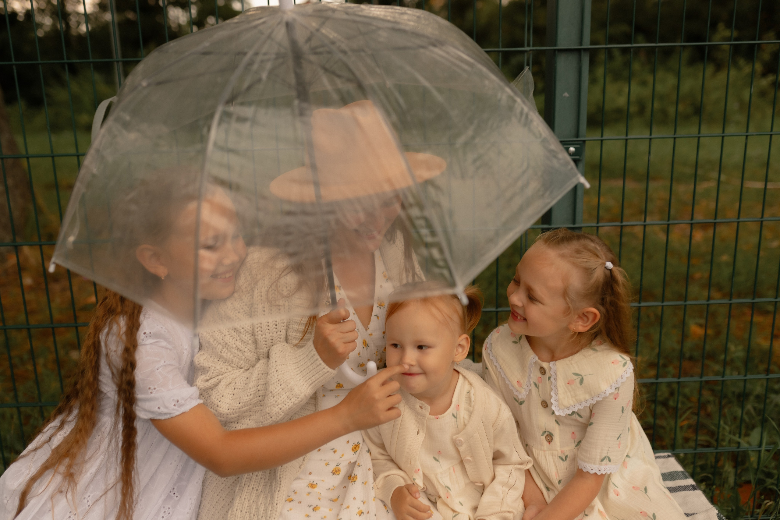 Мама Алина, Маша, Дина и Анечка. Фотограф Татьяна Семенова