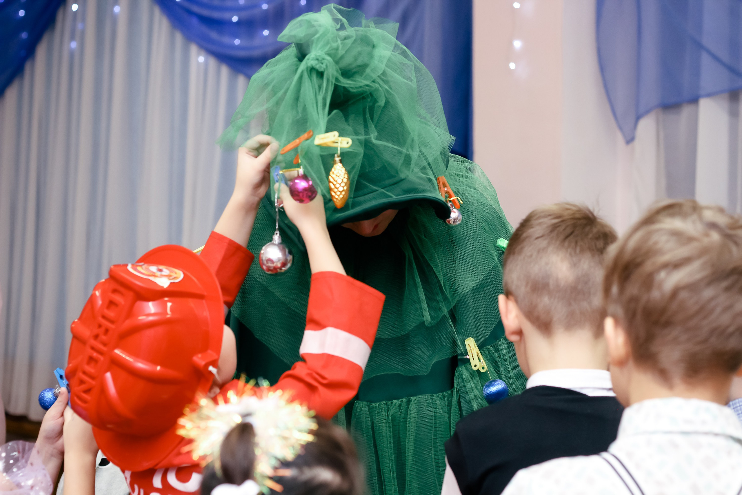 Новогодний утренник. Фотограф Великий Новгород Татьяна Чиглинцева