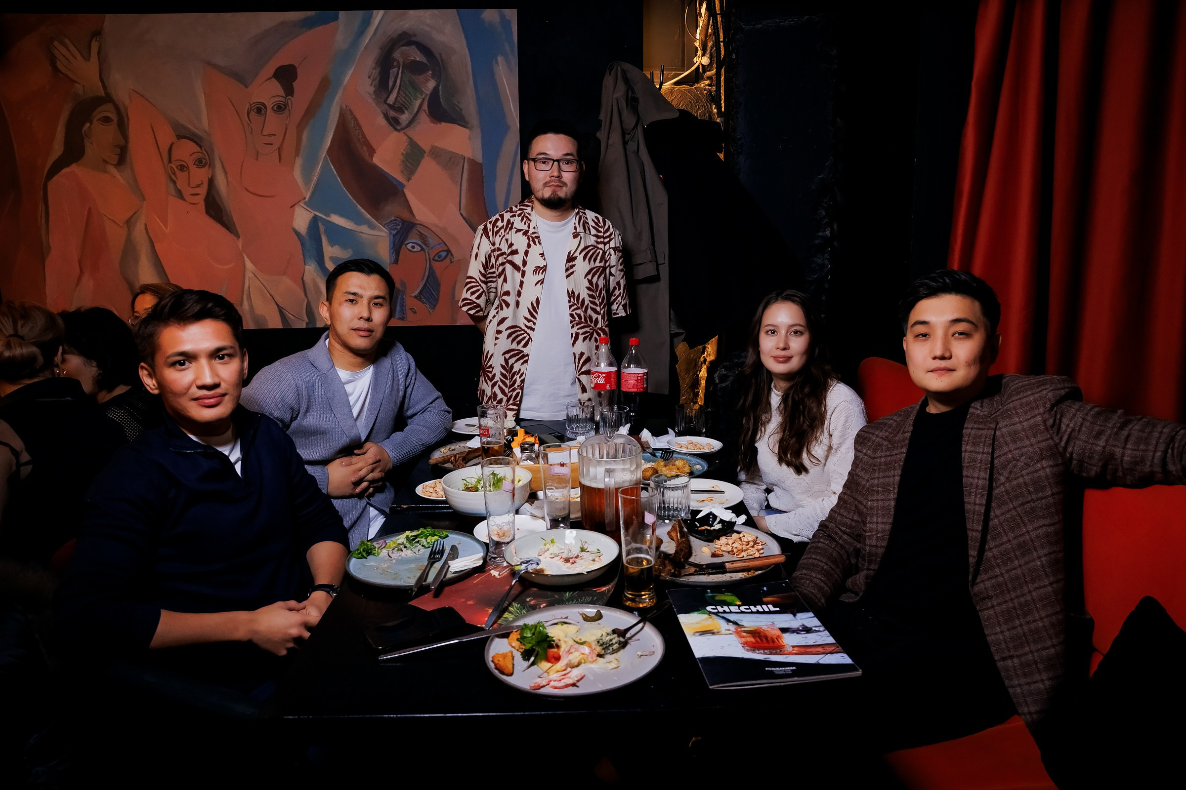 Chechil Pub в ТД Дана-Chechil Розыбакиева. Репортажный фотограф в Алматы Каюпов Сержан
