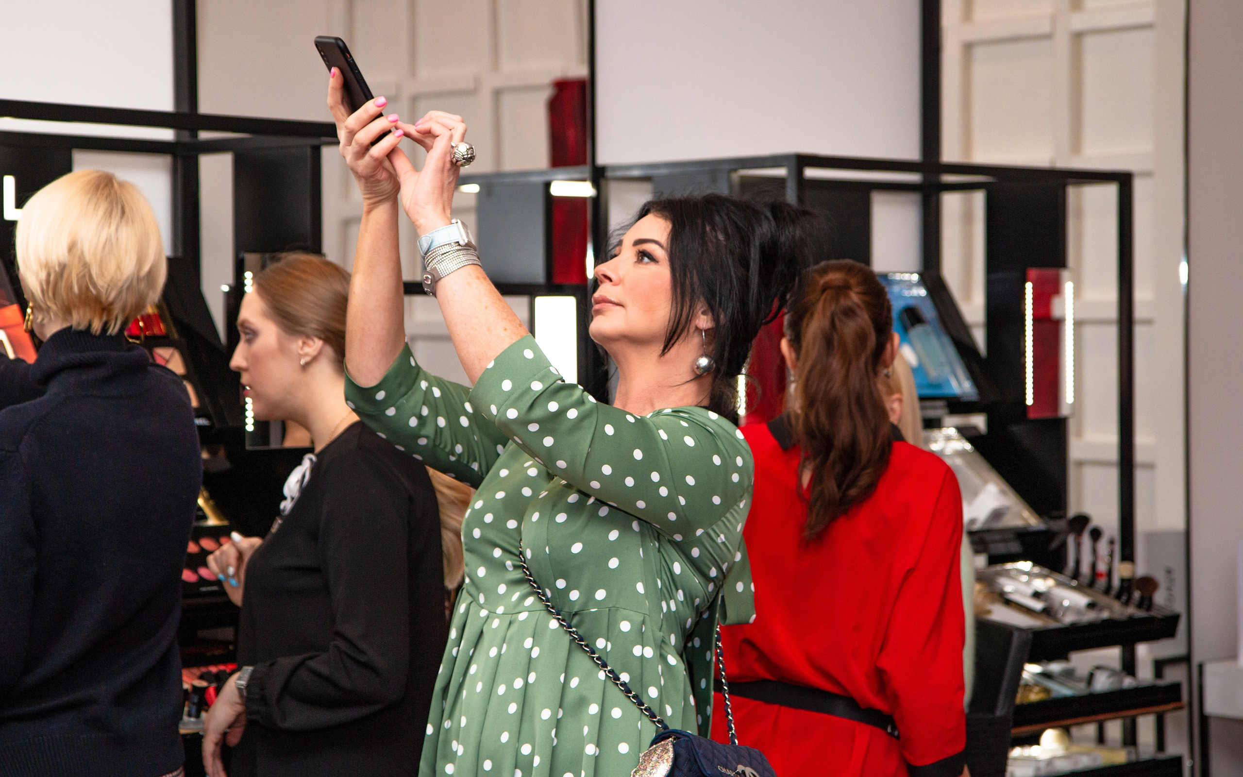 Chanel Екатеринбург. Предметный и репортажный фотограф Алексей Кротов