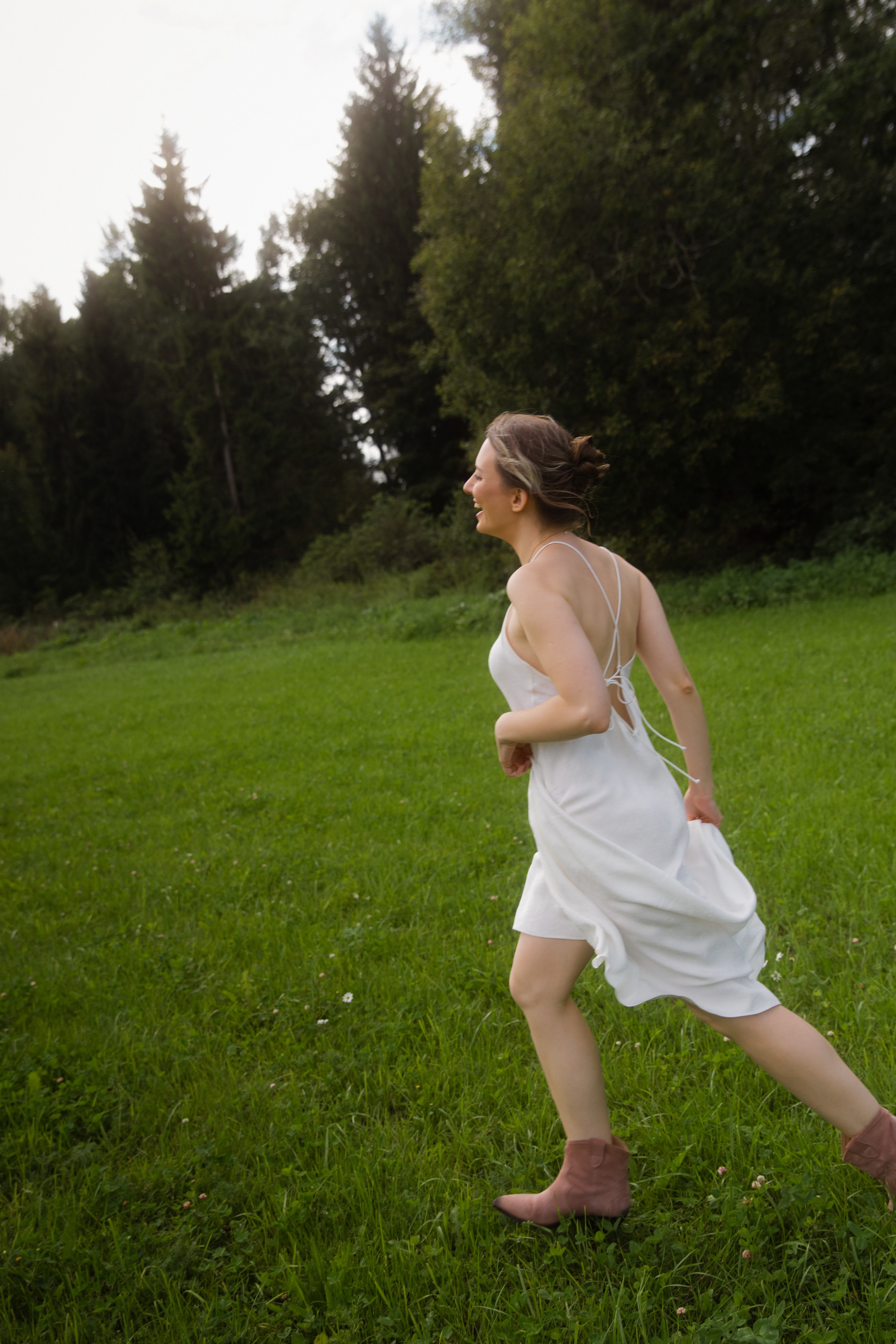 Алиса и Слава, роспись в Москве и вечеринка на природе, подальше от города. Фотограф в Москве Екатерина Черненко